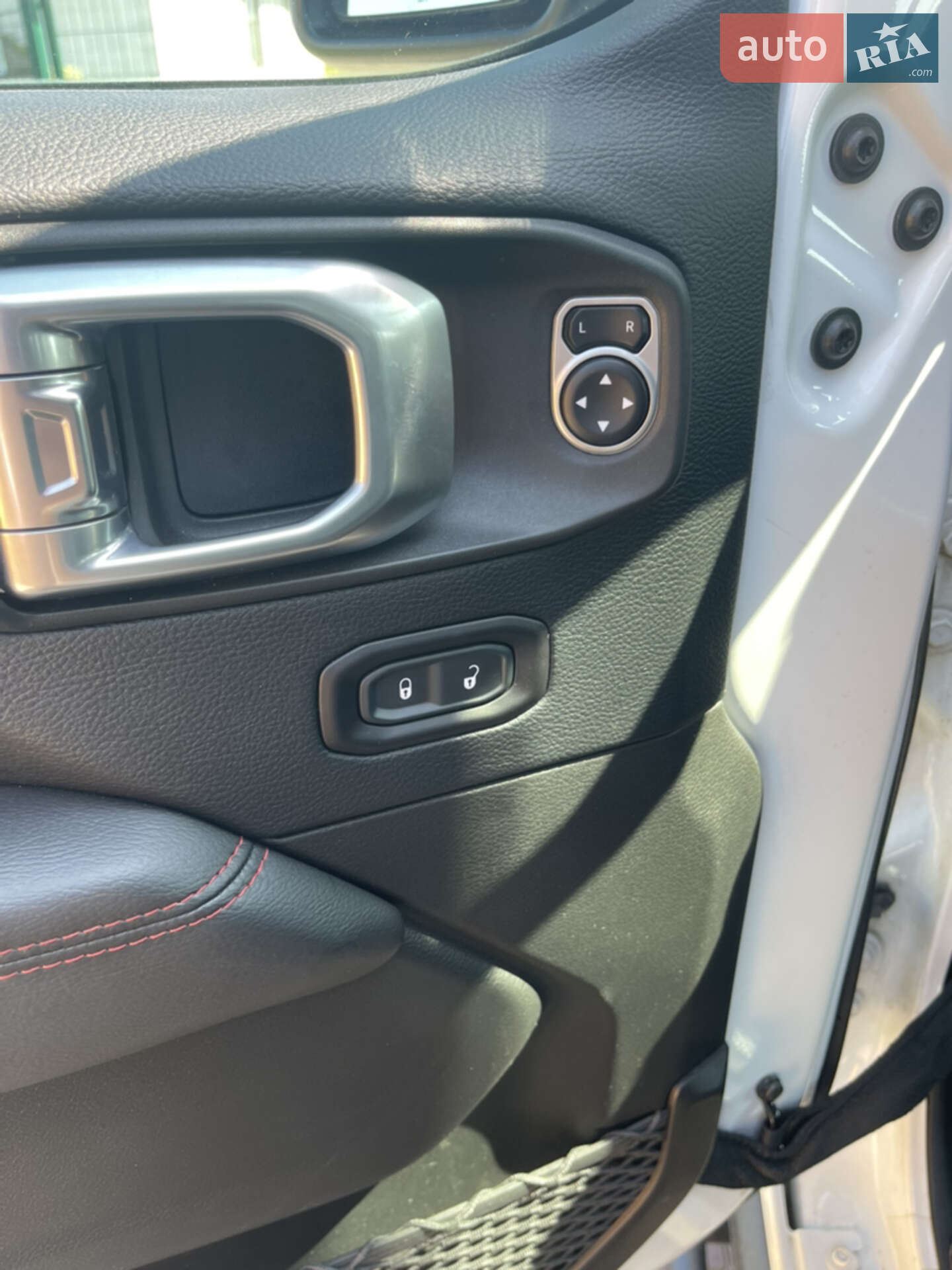 Jeep Wrangler 2018 VIN 1C4HJXFN8JW255490 фото оголошення 23 з 23
