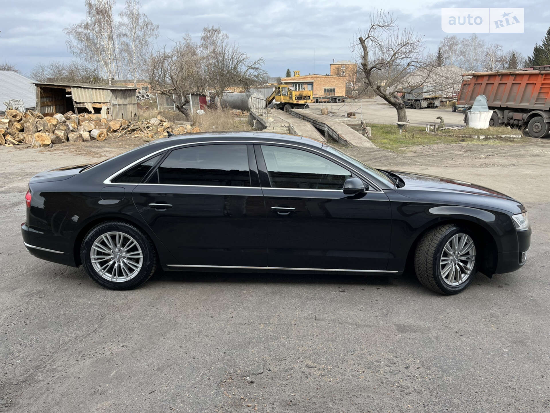 Audi A8 2017 VIN WAUZZZ4H0HN011531 фото оголошення 2 з 11