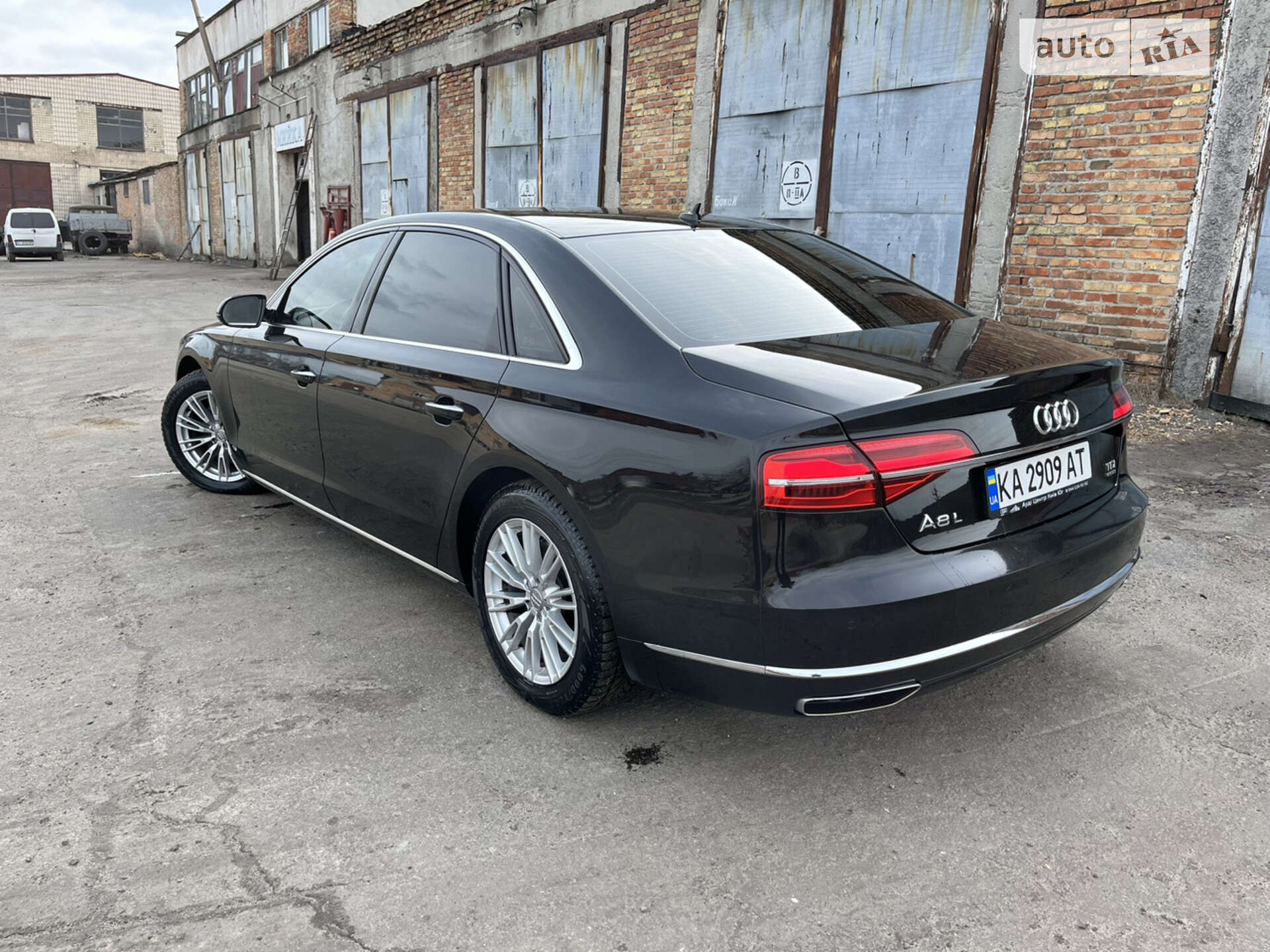 Audi A8 2017 VIN WAUZZZ4H0HN011531 фото оголошення 7 з 11