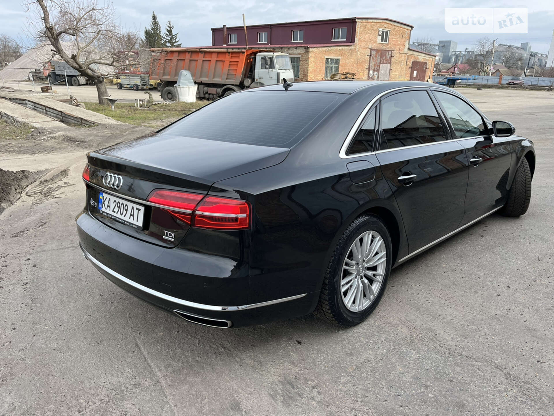 Audi A8 2017 VIN WAUZZZ4H0HN011531 фото оголошення 8 з 11