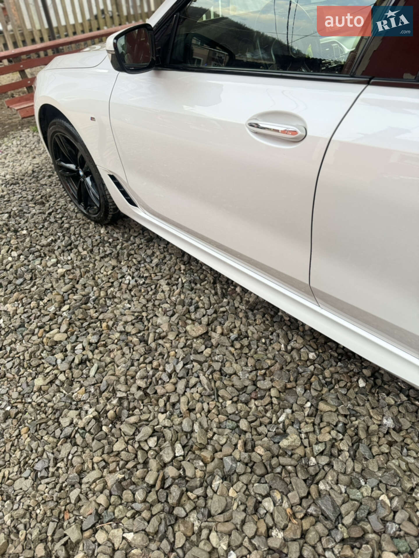 BMW 6 Series GT 2018 VIN WBAJW81060BK92822 фото оголошення 3 з 34