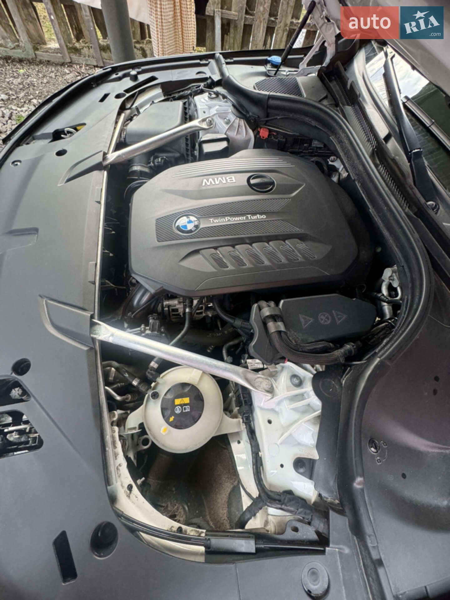 BMW 6 Series GT 2018 VIN WBAJW81060BK92822 фото оголошення 8 з 34