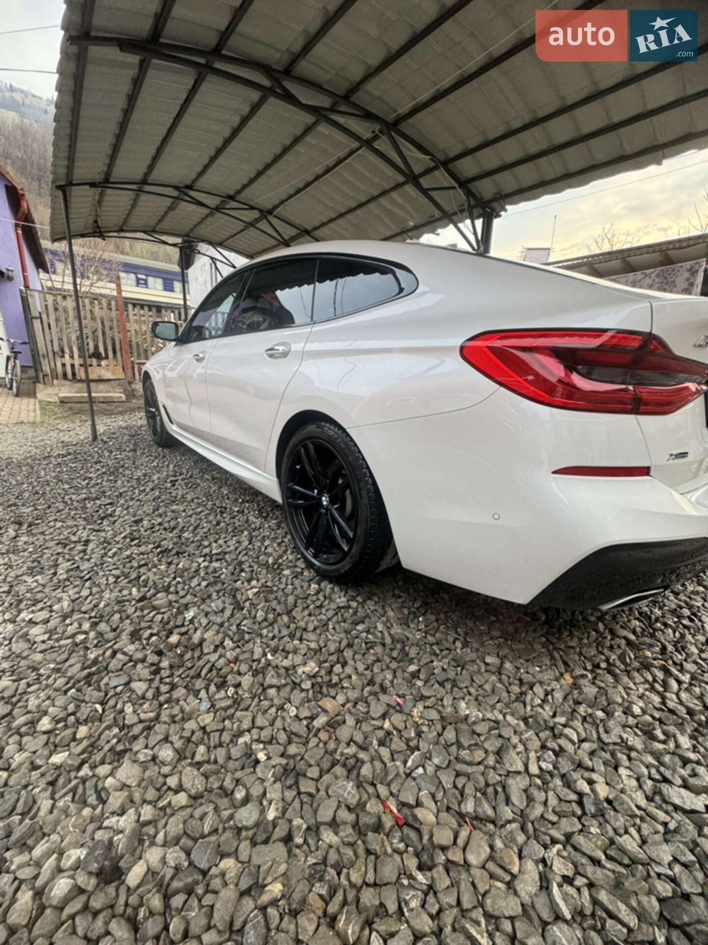 BMW 6 Series GT 2018 VIN WBAJW81060BK92822 фото оголошення 14 з 34