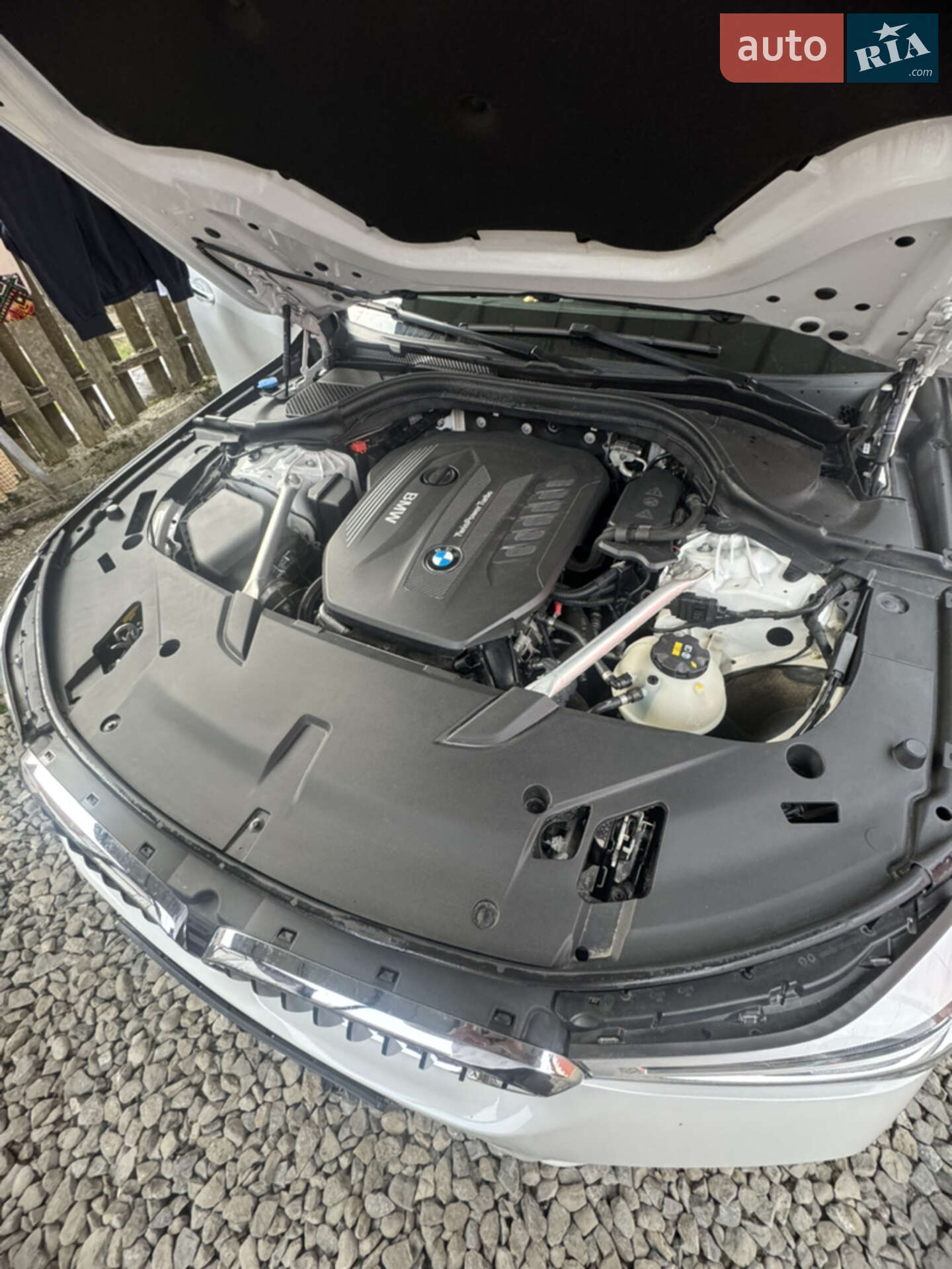 BMW 6 Series GT 2018 VIN WBAJW81060BK92822 фото оголошення 19 з 34