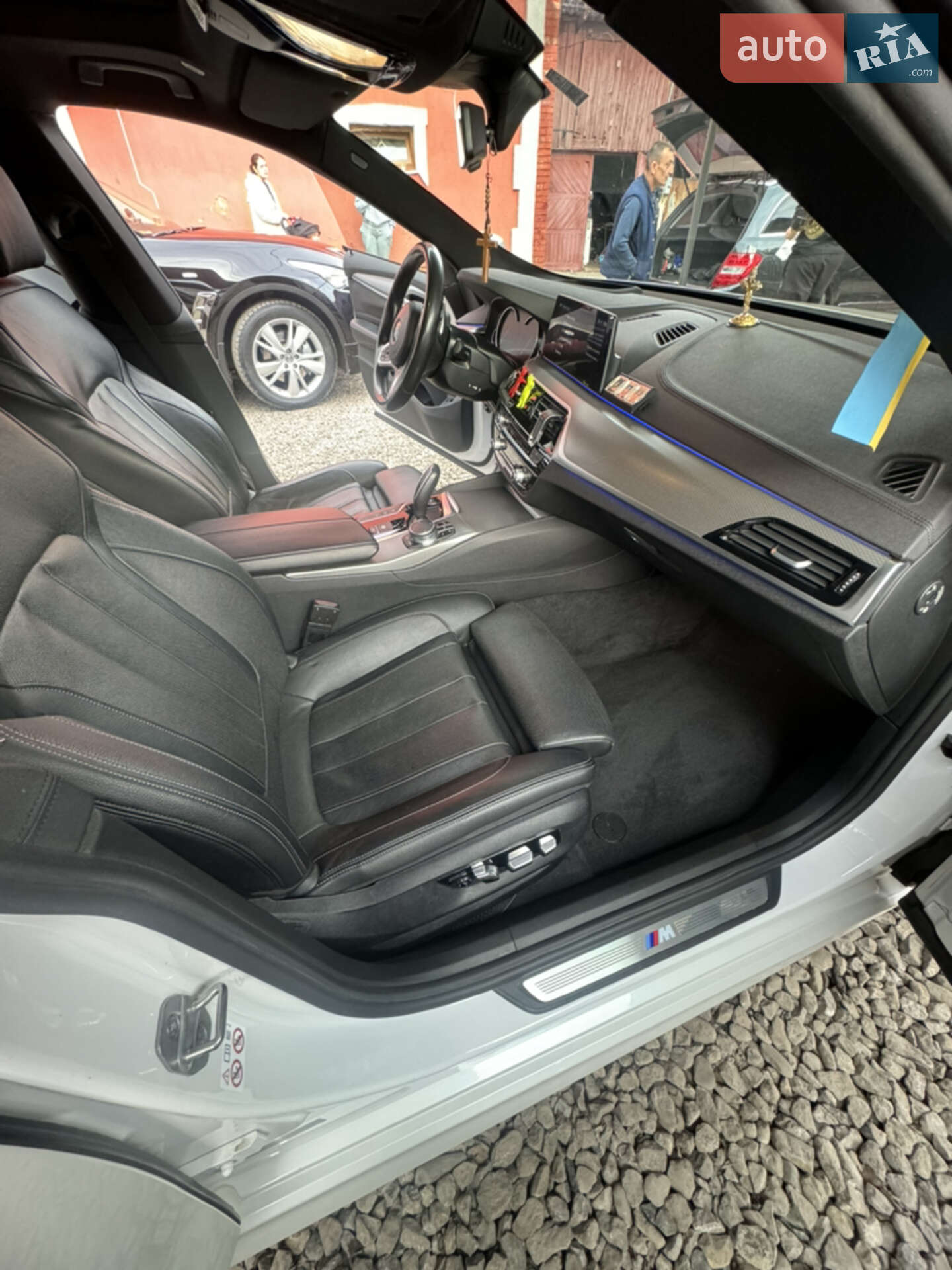 BMW 6 Series GT 2018 VIN WBAJW81060BK92822 фото оголошення 23 з 34