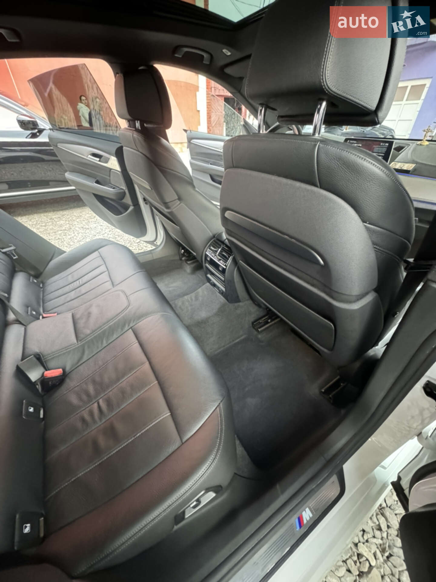 BMW 6 Series GT 2018 VIN WBAJW81060BK92822 фото оголошення 26 з 34