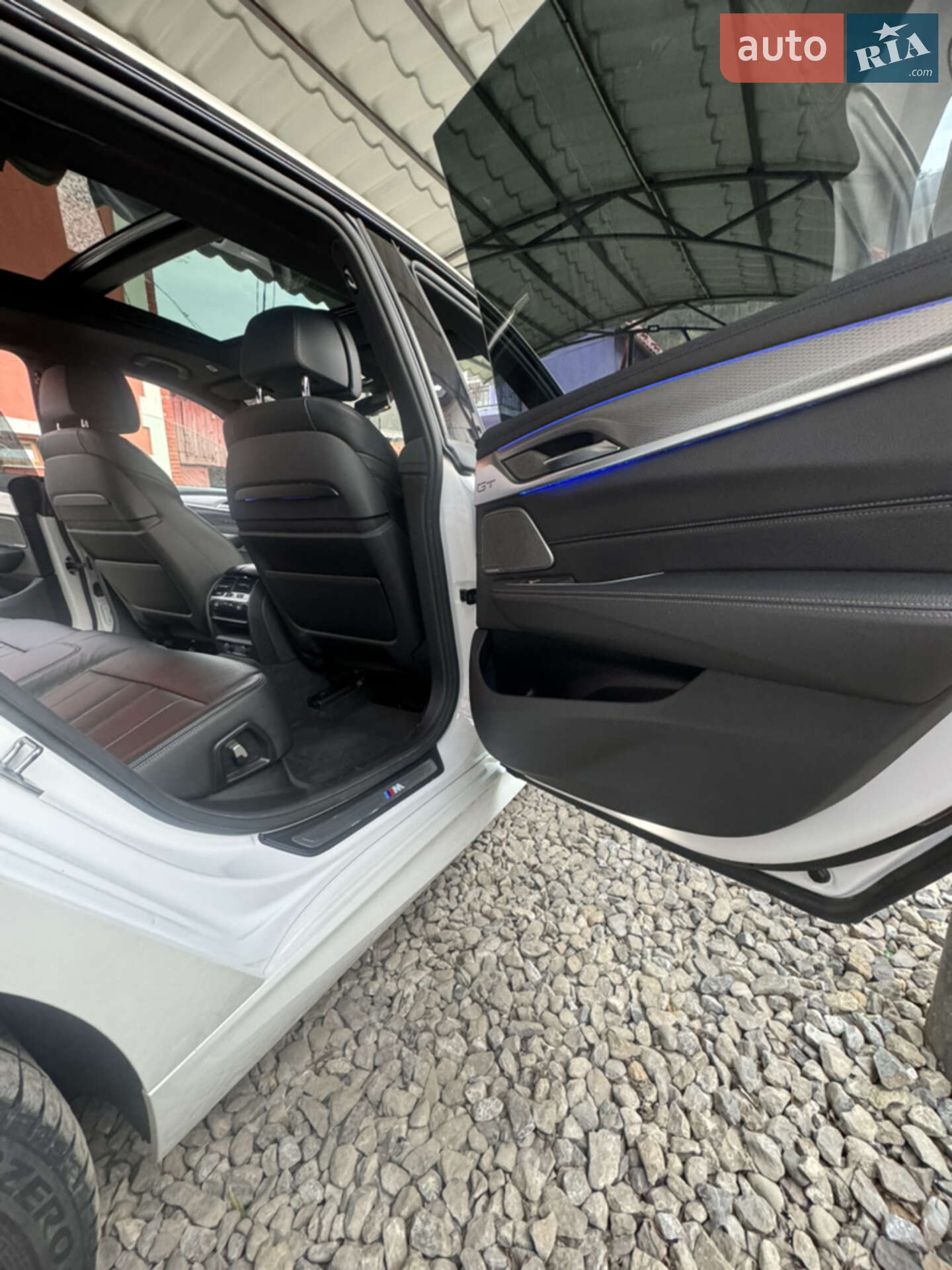 BMW 6 Series GT 2018 VIN WBAJW81060BK92822 фото оголошення 27 з 34