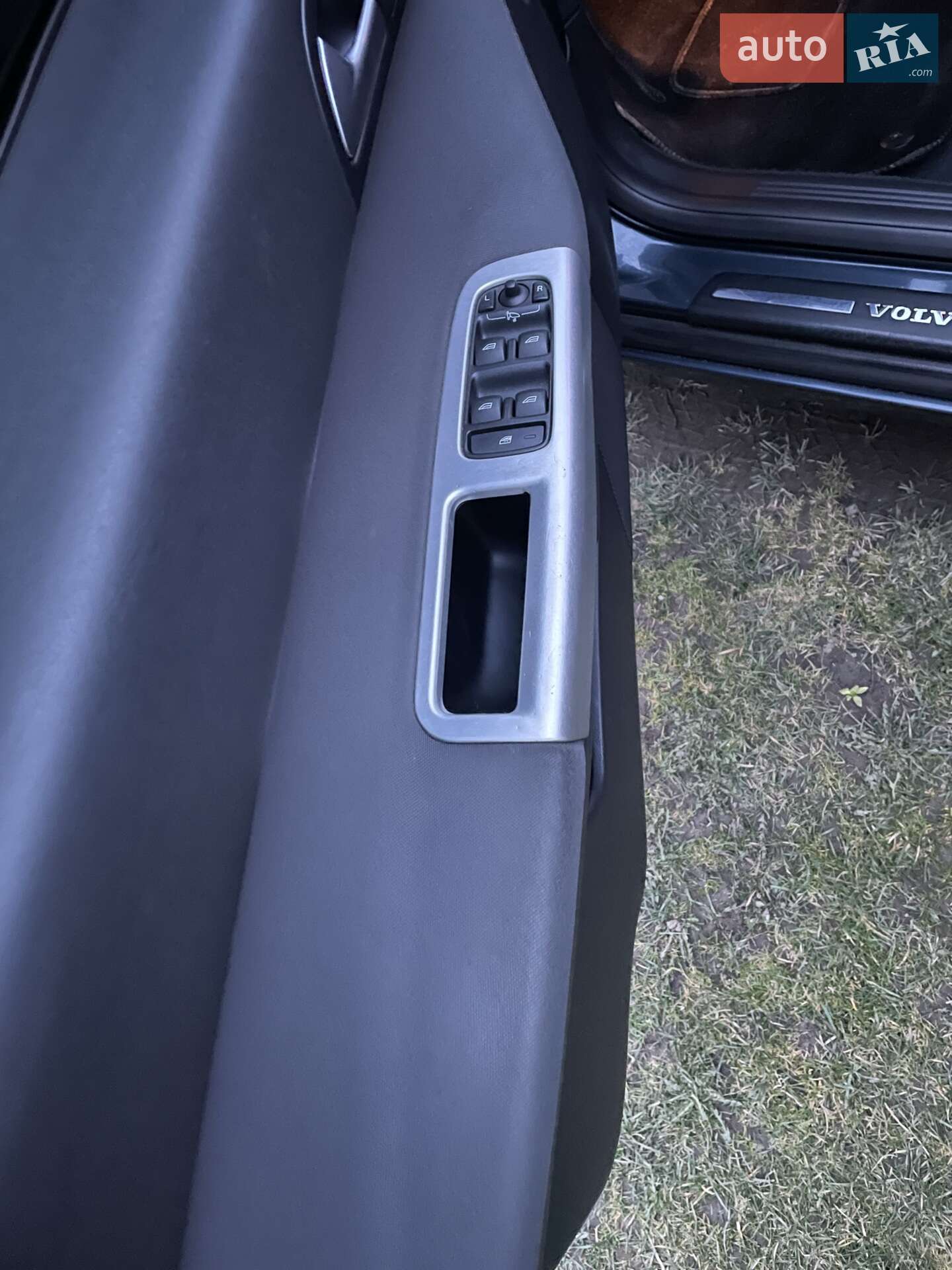 Volvo V50 2010 VIN YV1MW84E1B2614671 фото оголошення 2 з 11