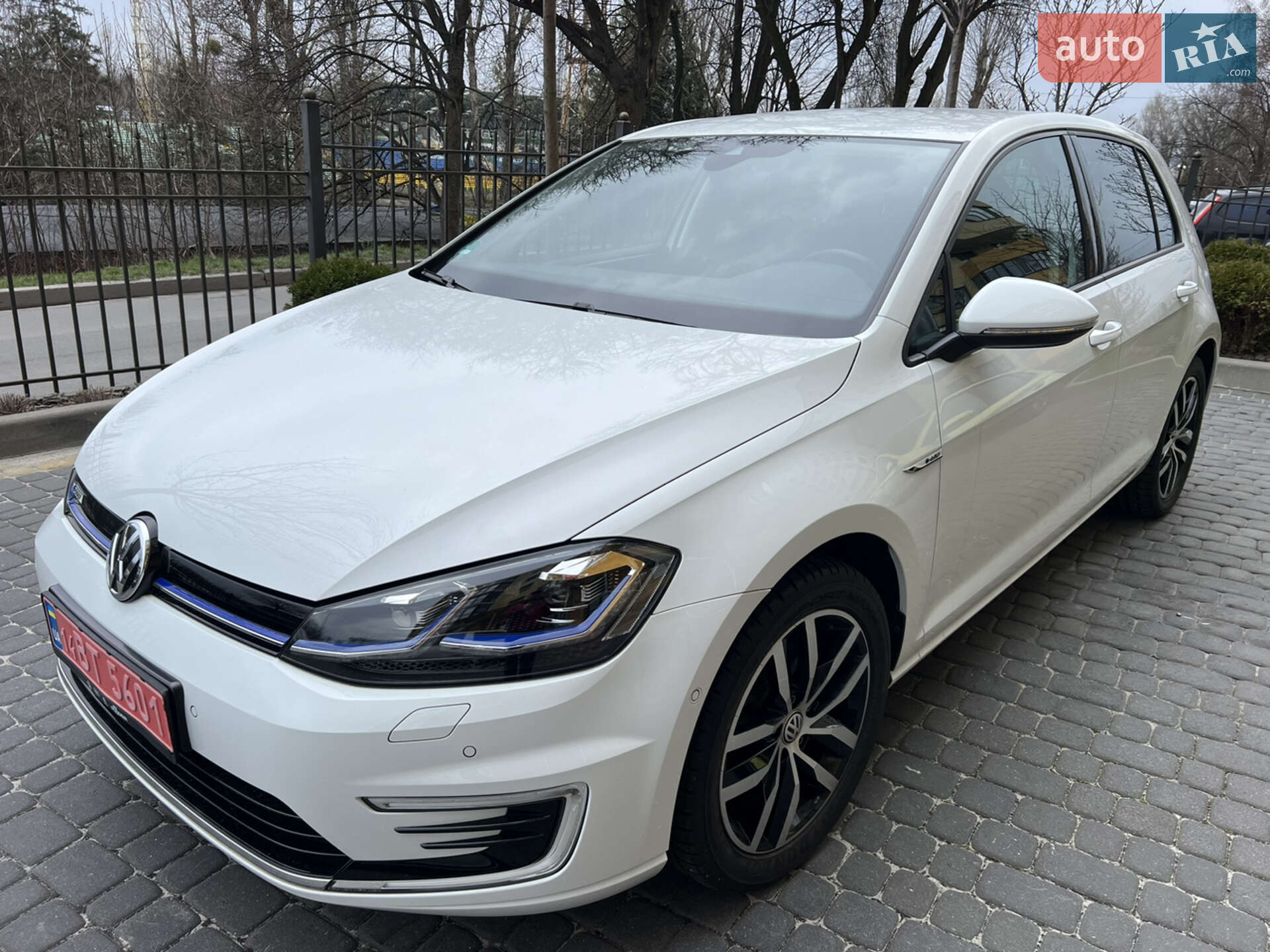 Volkswagen e-Golf 2020 VIN WVWZZZAUZLW919300 фото оголошення 5 з 34