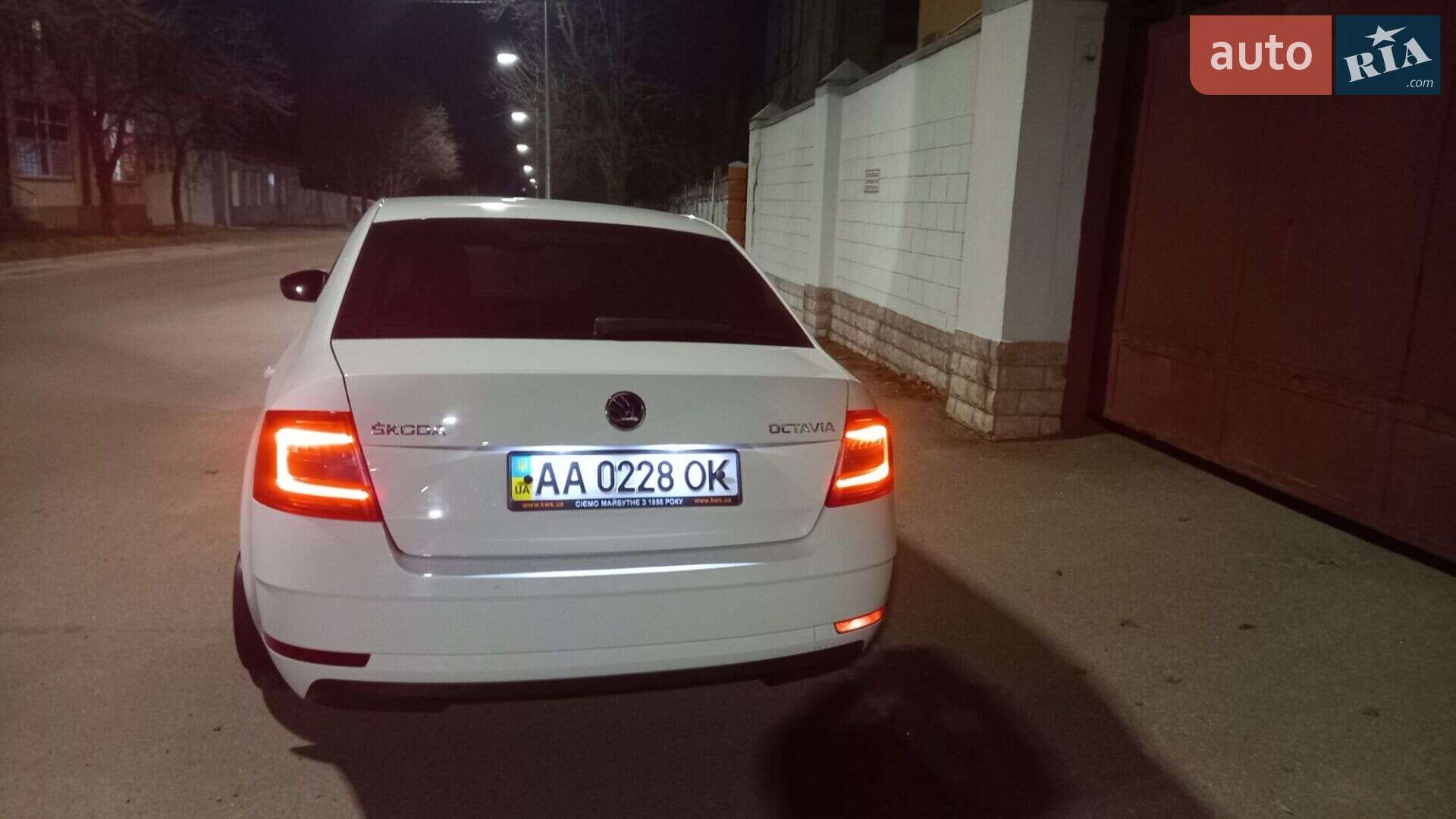 Skoda Octavia 2017 VIN TMBAC4NE3JB007604 фото оголошення 2 з 20
