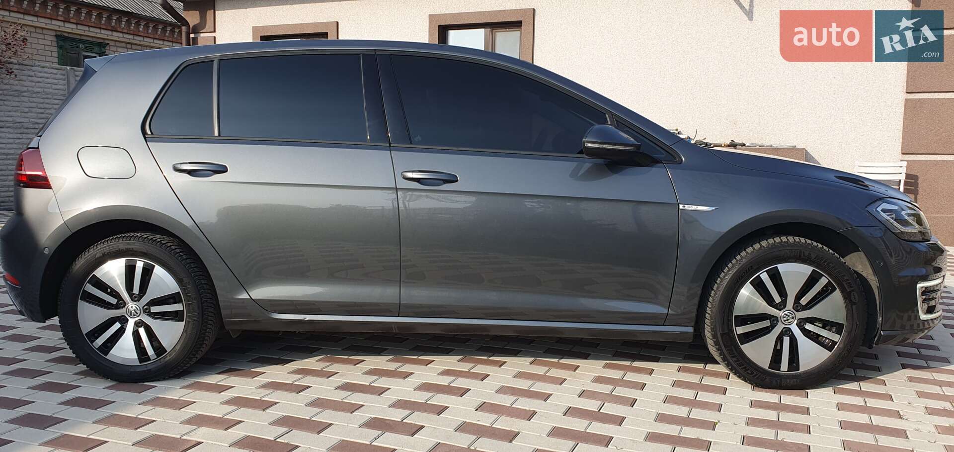 Volkswagen e-Golf 2019 VIN WVWZZZAUZL8905190 фото оголошення 2 з 49