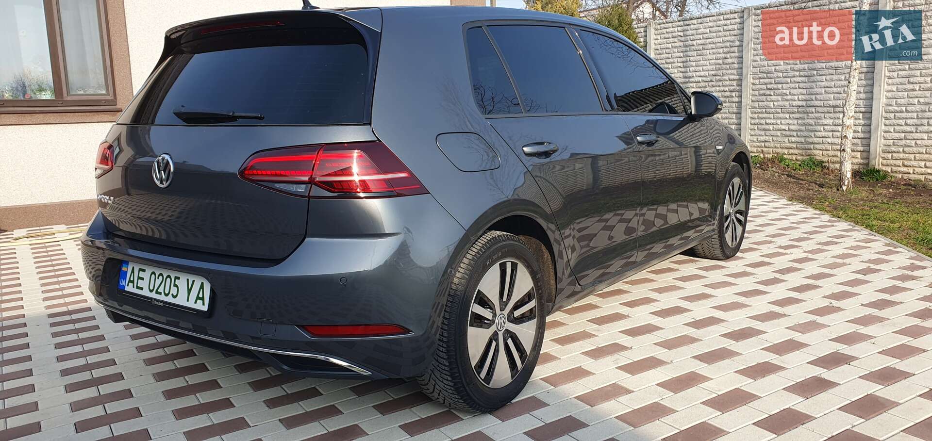Volkswagen e-Golf 2019 VIN WVWZZZAUZL8905190 фото оголошення 3 з 49