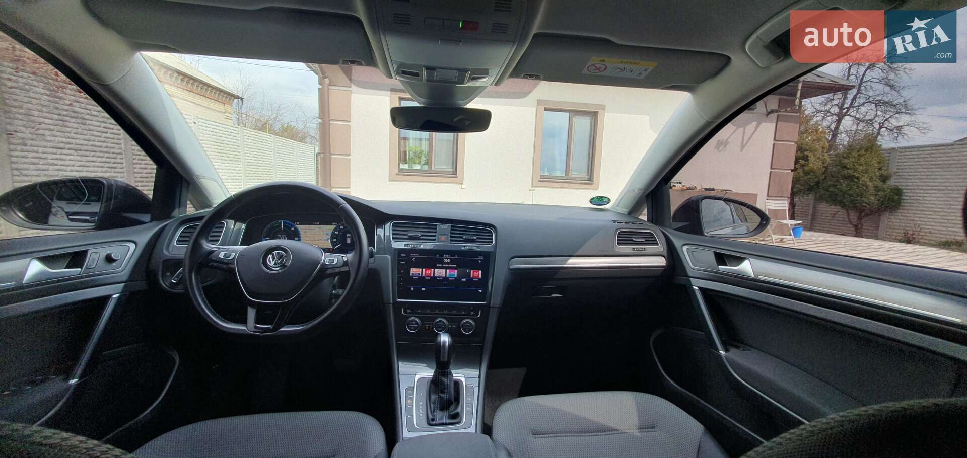 Volkswagen e-Golf 2019 VIN WVWZZZAUZL8905190 фото оголошення 17 з 49