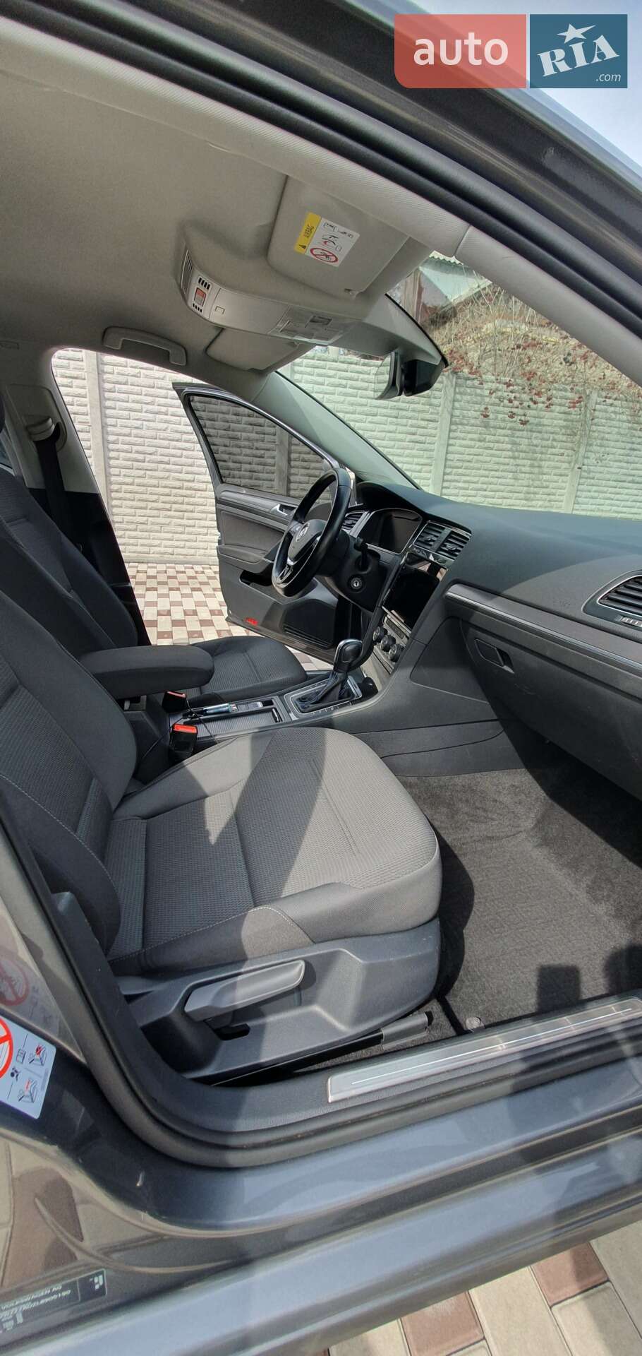 Volkswagen e-Golf 2019 VIN WVWZZZAUZL8905190 фото оголошення 19 з 49