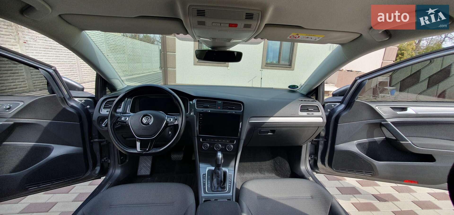 Volkswagen e-Golf 2019 VIN WVWZZZAUZL8905190 фото оголошення 15 з 49