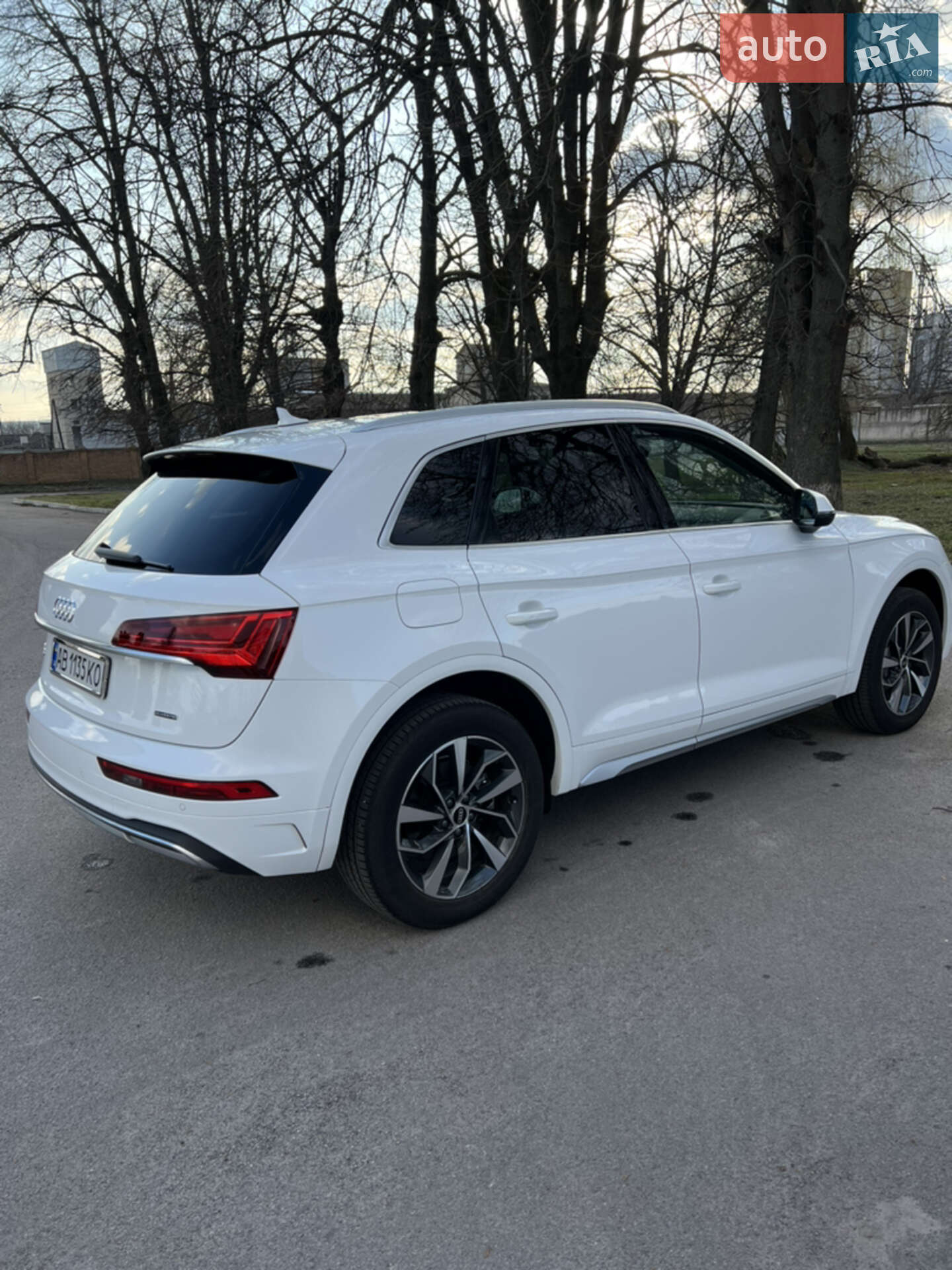 Audi Q5 2020 VIN WA1AAAFY0M2010729 фото оголошення 3 з 43