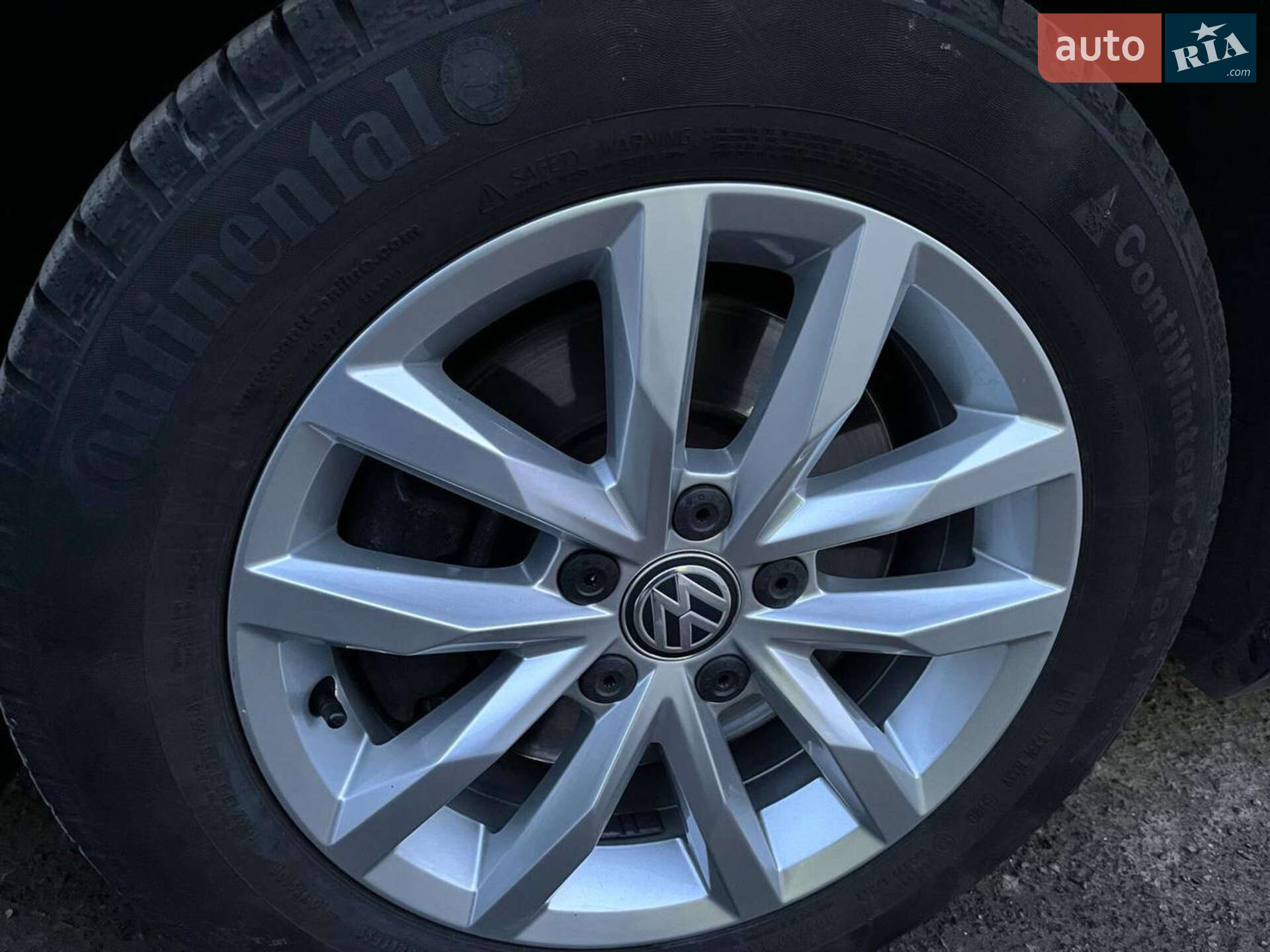 Volkswagen Passat 2018 VIN WVWZZZ3CZJE231406 фото оголошення 7 з 25