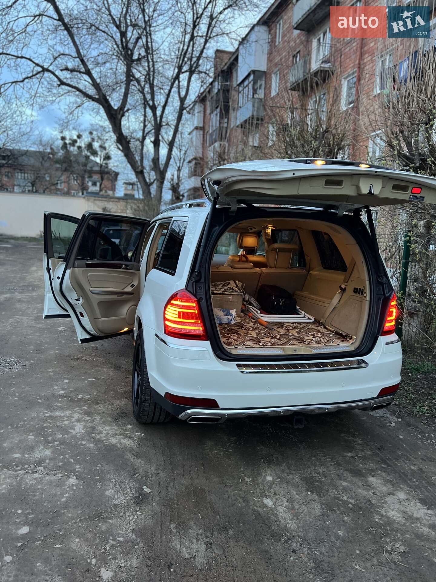 Mercedes-Benz GL-Class 2011 VIN 4JGBF2FE3CA778115 фото оголошення 28 з 34