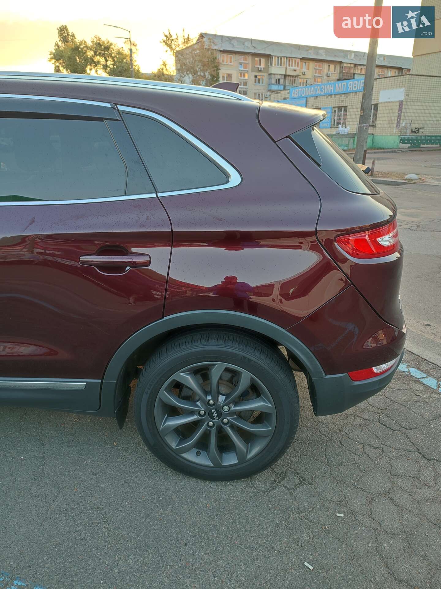 Lincoln MKC 2018 VIN 5LMCJ2D9XKUL07579 фото оголошення 11 з 32