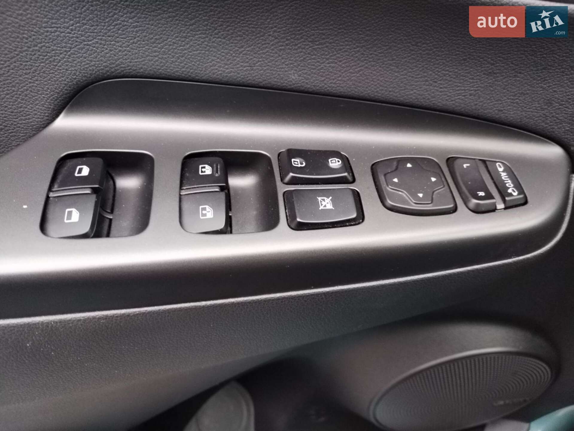 Hyundai Kona 2018 VIN KMHK581GFKU012088 фото оголошення 14 з 23