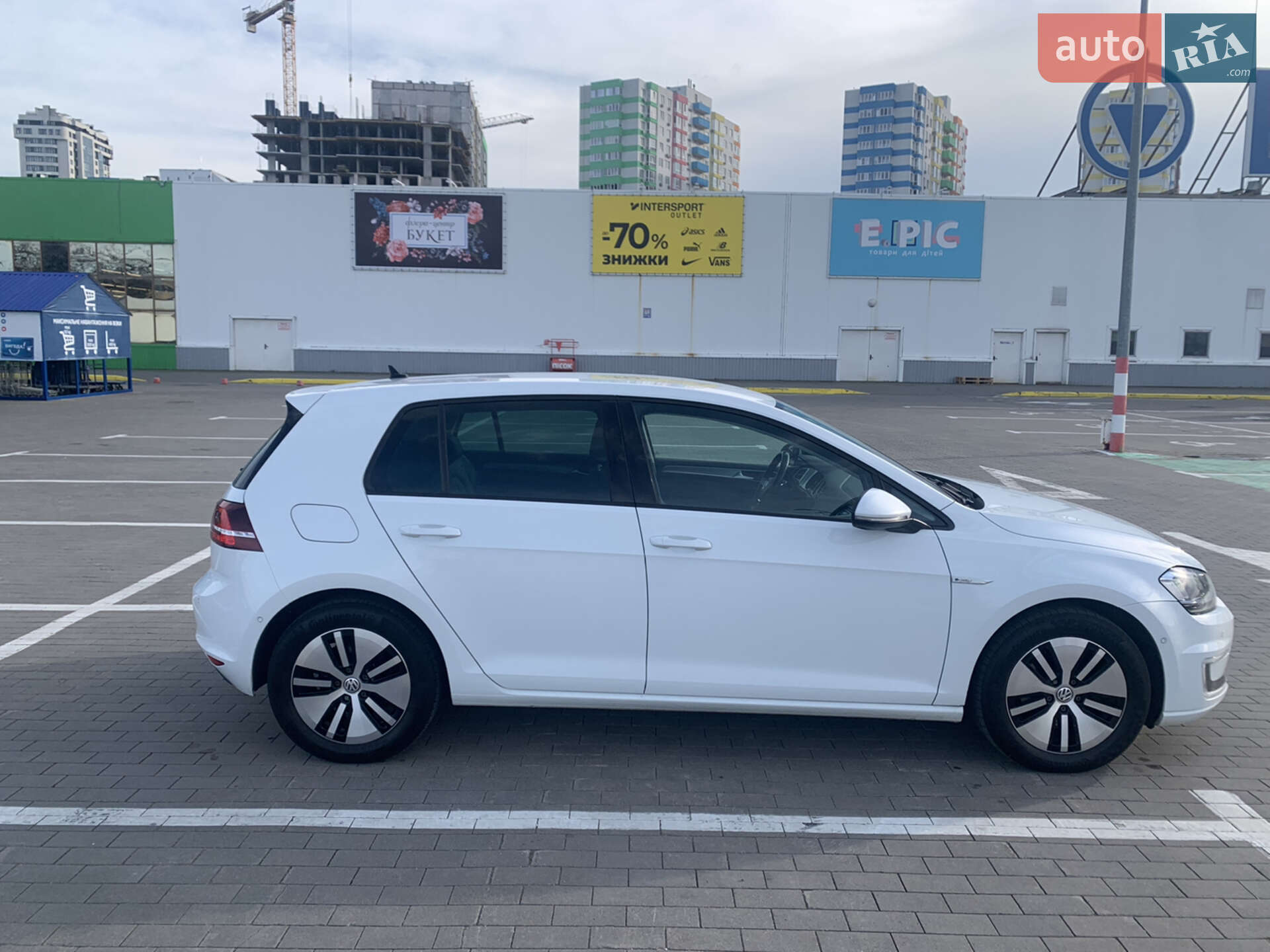 Volkswagen e-Golf 2015 VIN WVWZZZAUZFW910542 фото оголошення 10 з 33