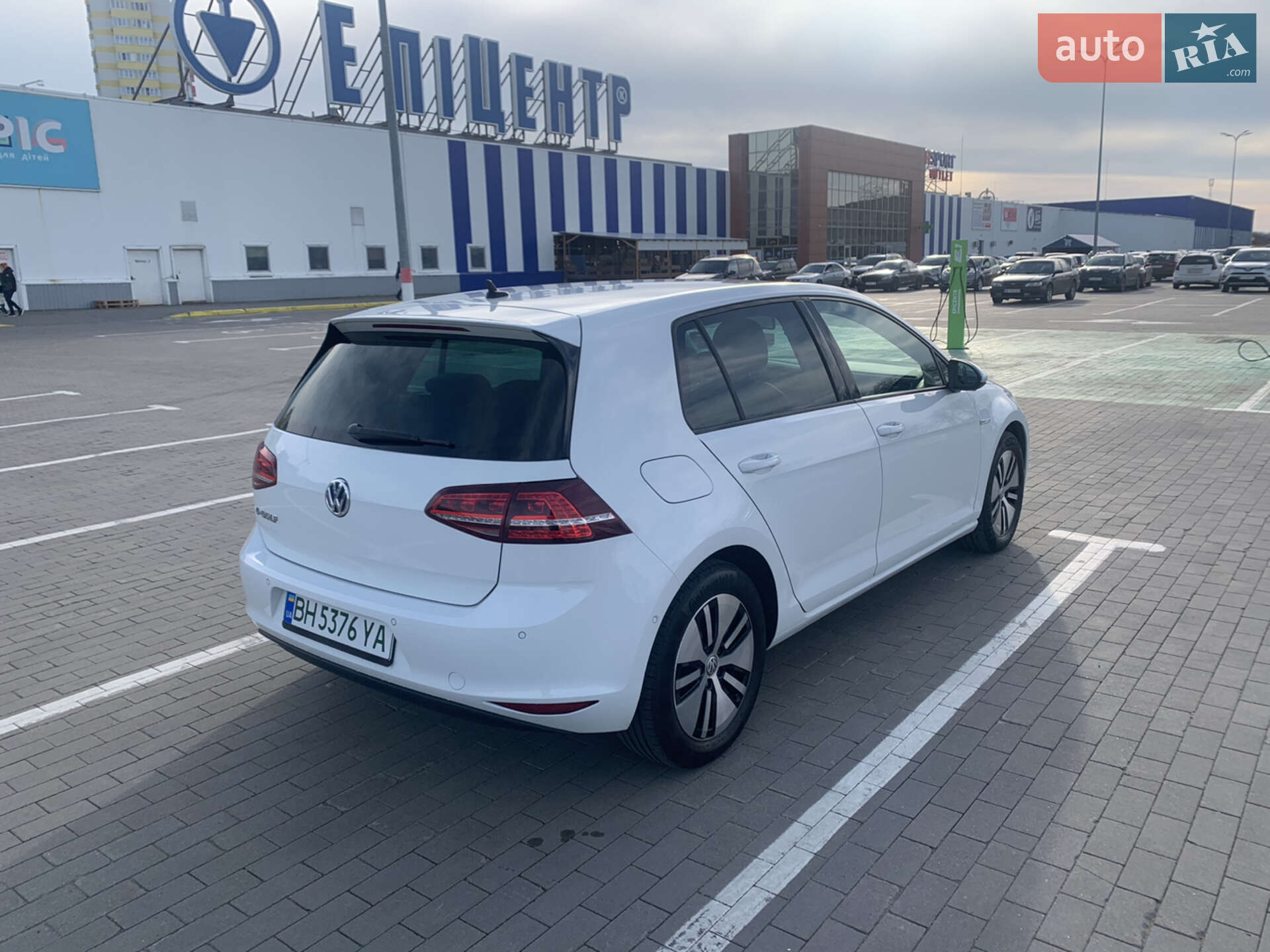 Volkswagen e-Golf 2015 VIN WVWZZZAUZFW910542 фото оголошення 11 з 33