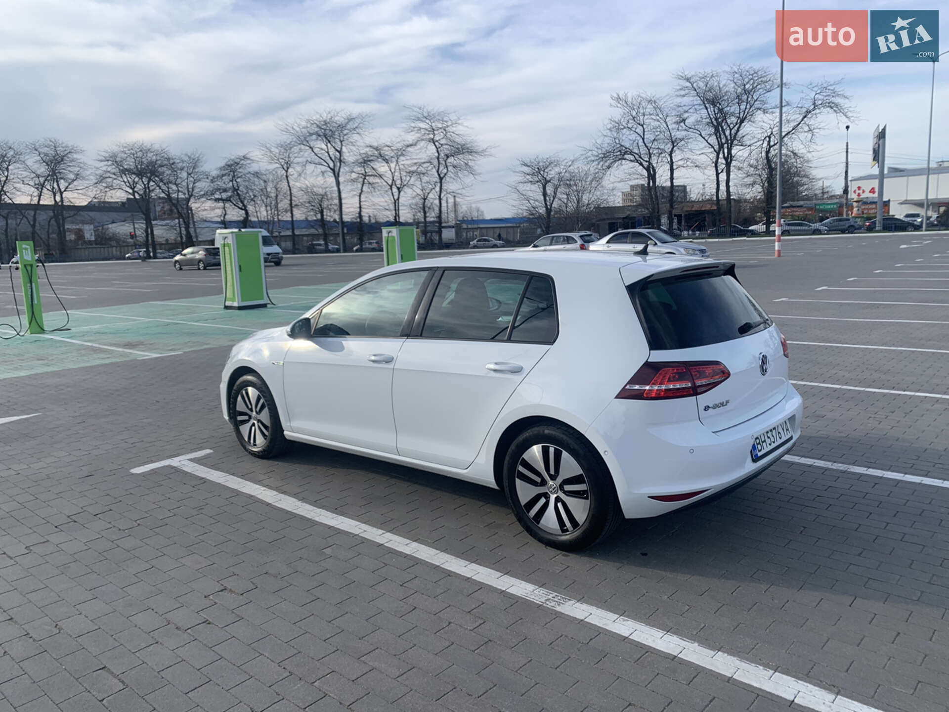 Volkswagen e-Golf 2015 VIN WVWZZZAUZFW910542 фото оголошення 12 з 33