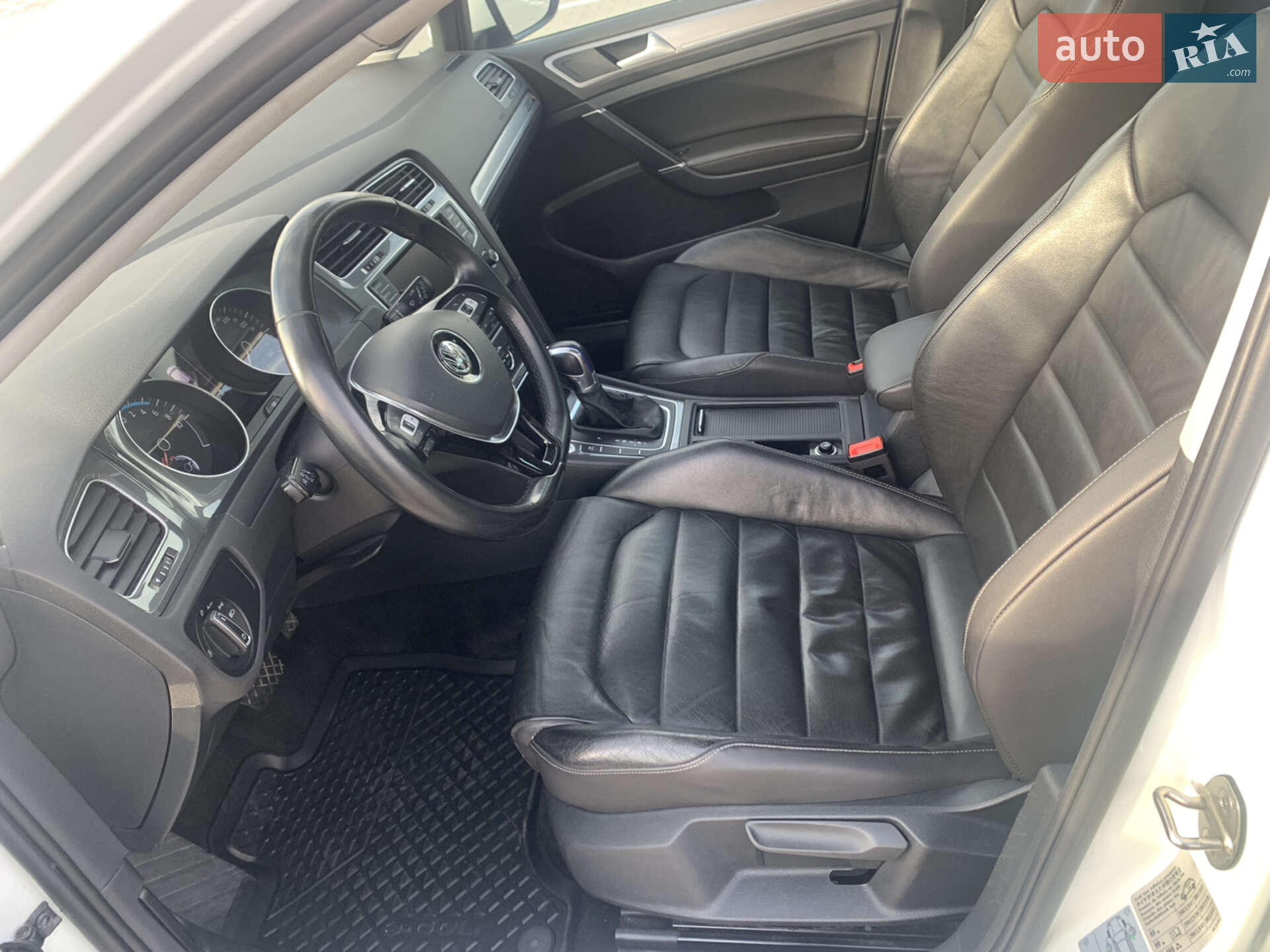 Volkswagen e-Golf 2015 VIN WVWZZZAUZFW910542 фото оголошення 15 з 33