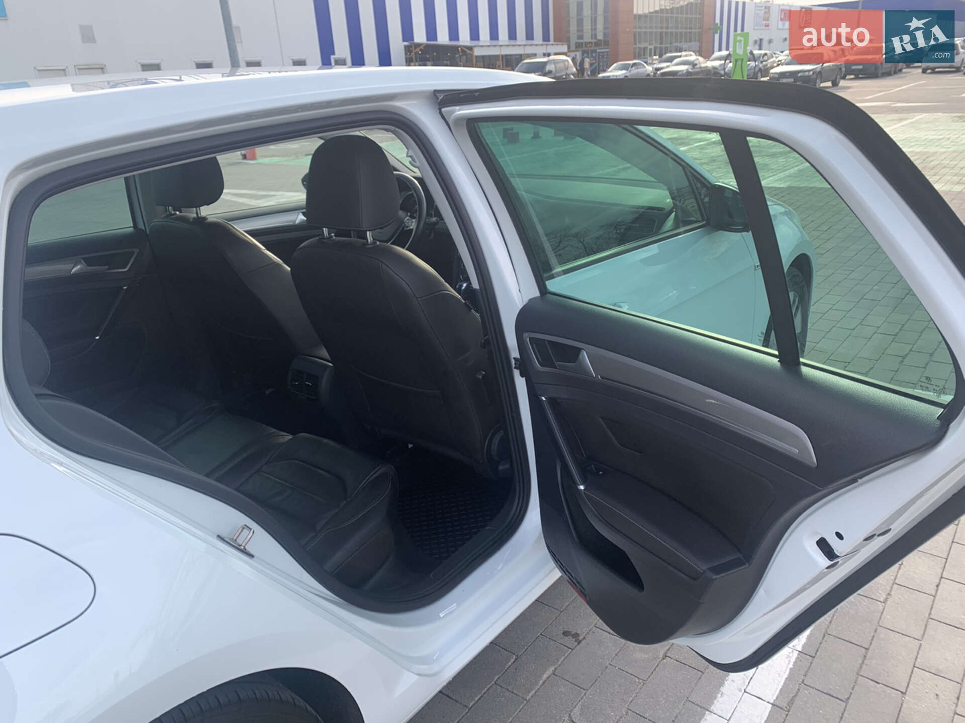 Volkswagen e-Golf 2015 VIN WVWZZZAUZFW910542 фото оголошення 20 з 33