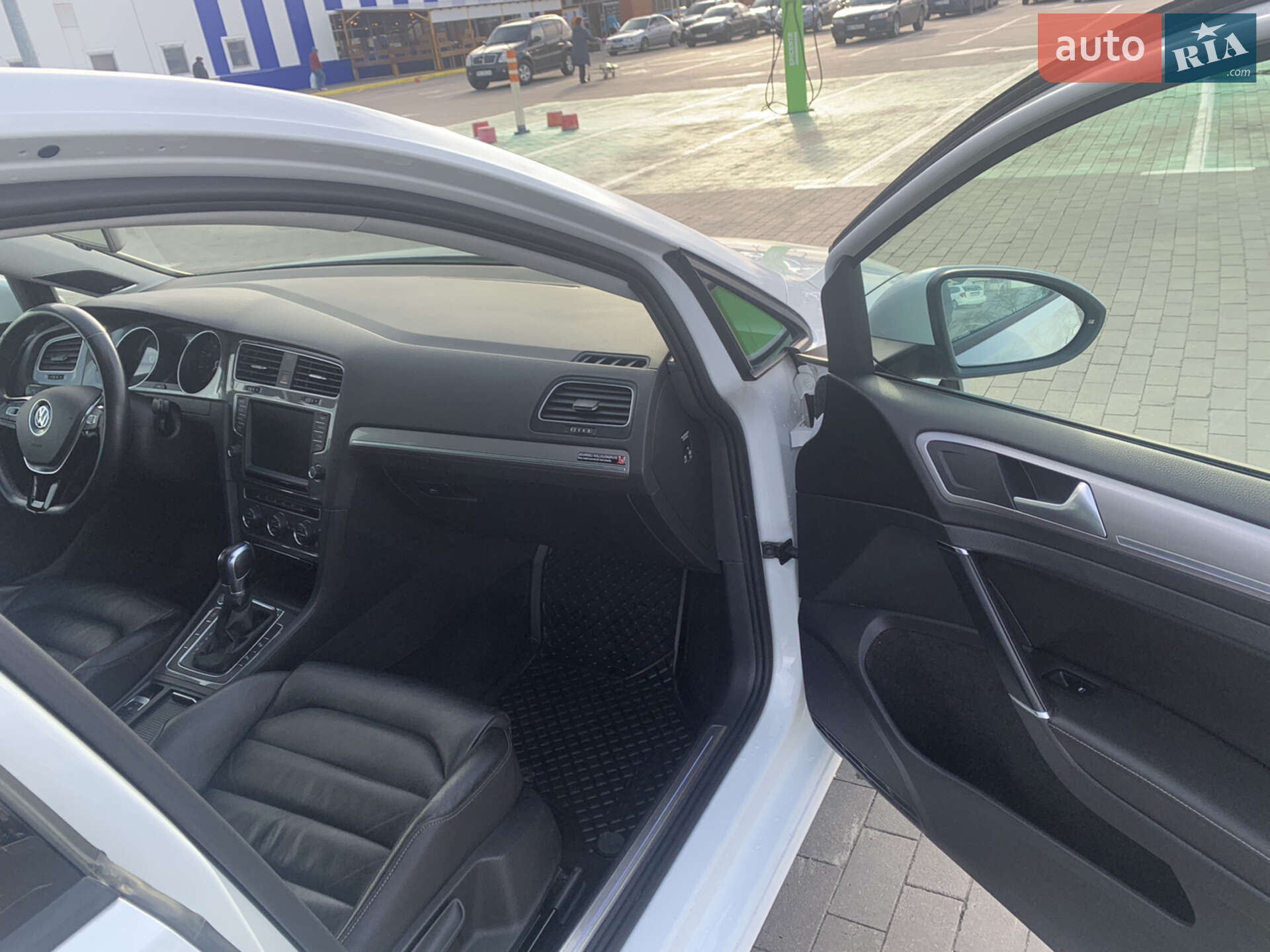 Volkswagen e-Golf 2015 VIN WVWZZZAUZFW910542 фото оголошення 21 з 33
