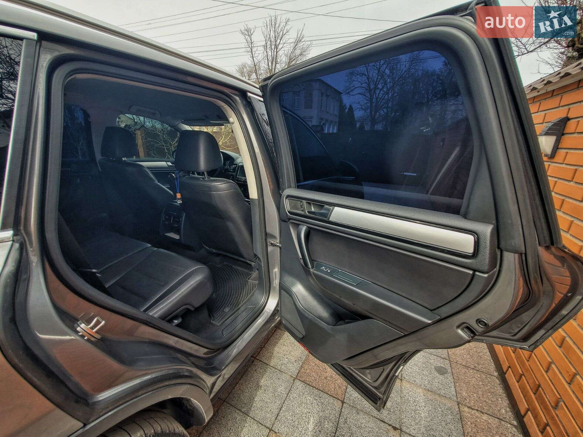 Volkswagen Touareg 2011 VIN WVGFK9BP5CD002595 фото оголошення 10 з 23