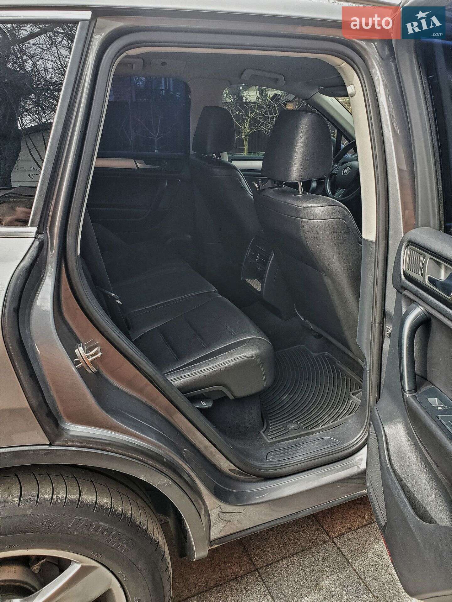 Volkswagen Touareg 2011 VIN WVGFK9BP5CD002595 фото оголошення 11 з 23