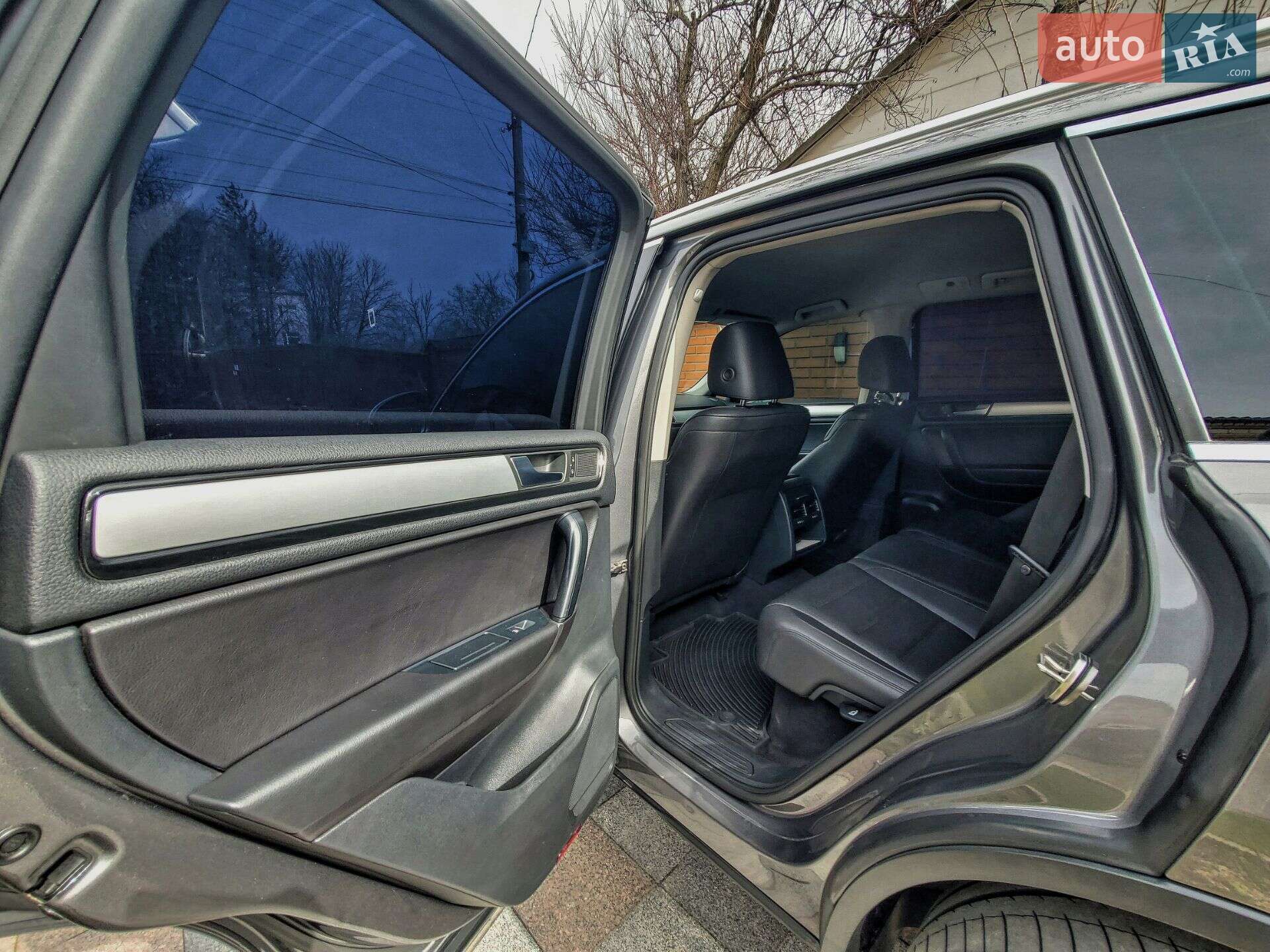 Volkswagen Touareg 2011 VIN WVGFK9BP5CD002595 фото оголошення 29 з 36