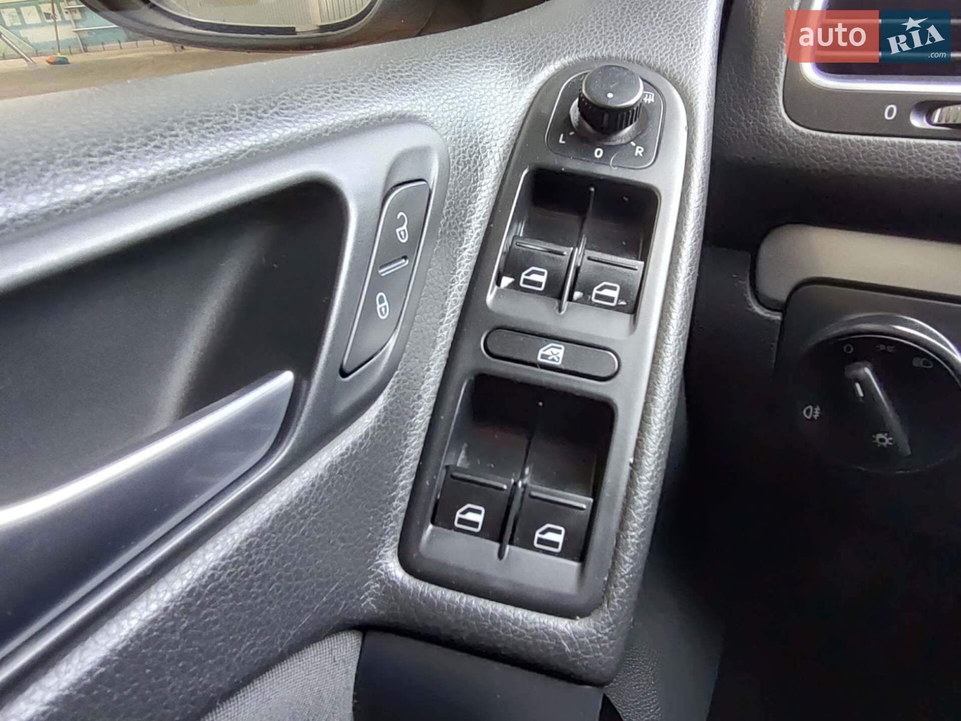 Volkswagen Golf 2011 VIN WVWZZZ1KZBP176655 фото оголошення 15 з 20