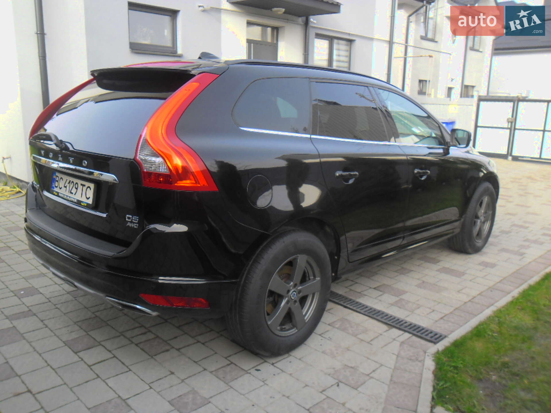 Volvo XC60 2017 VIN YV1DZ97C6H2140416 фото оголошення 9 з 39