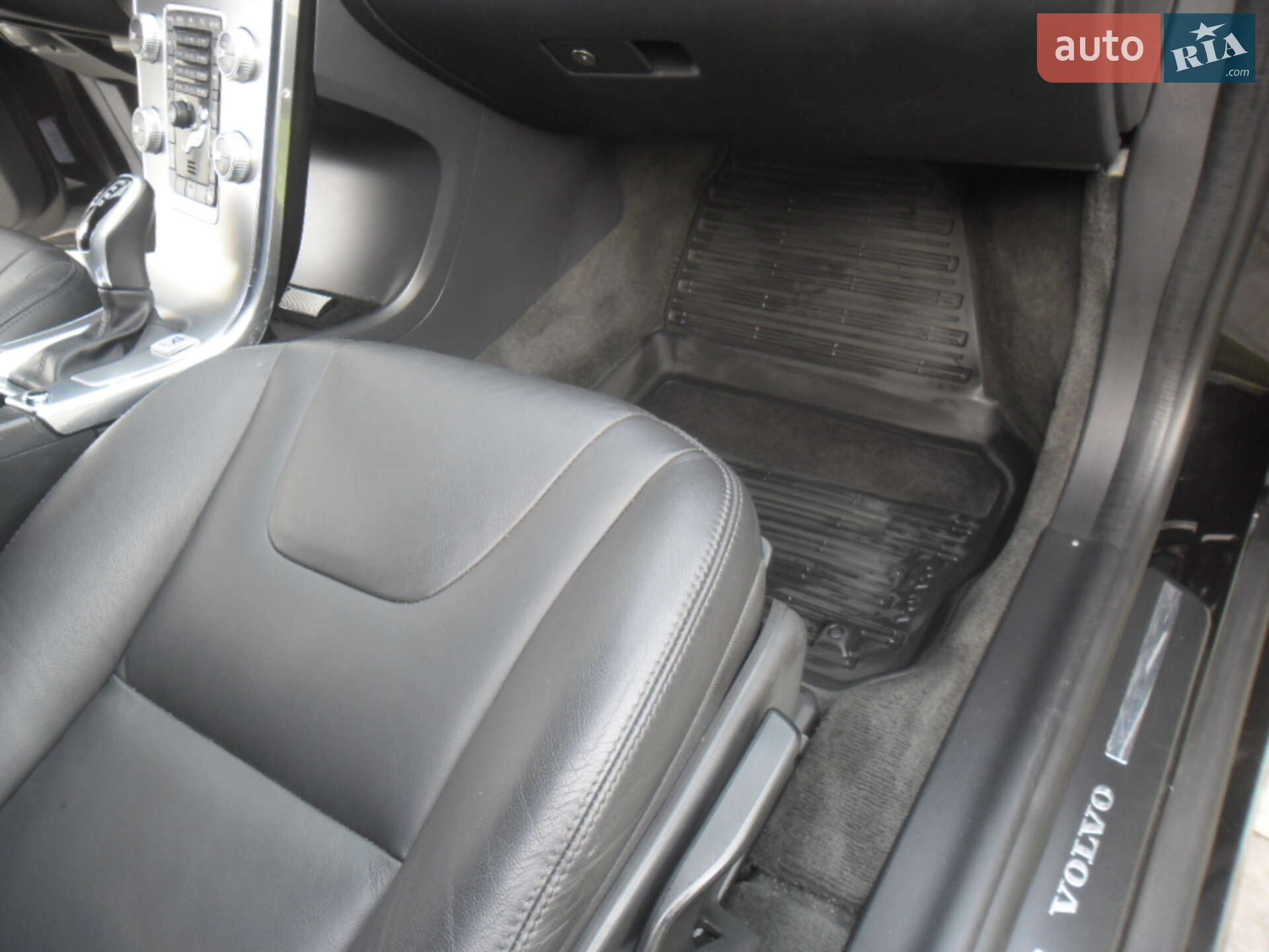 Volvo XC60 2017 VIN YV1DZ97C6H2140416 фото оголошення 28 з 39