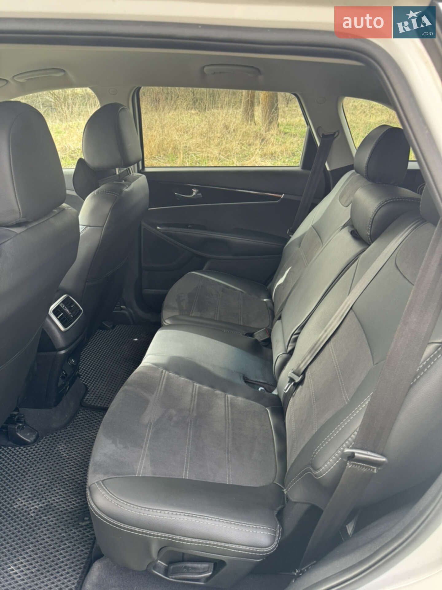 Kia Sorento 2018 VIN 5XYPG4A32KG521907 фото оголошення 27 з 30