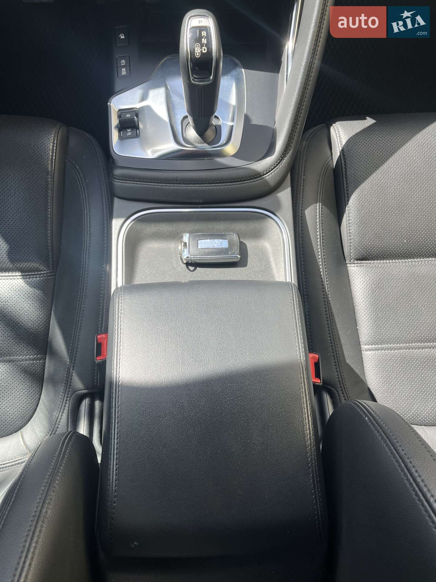 Jaguar E-Pace 2017 VIN SADFA2BN8J1Z03301 фото оголошення 14 з 22