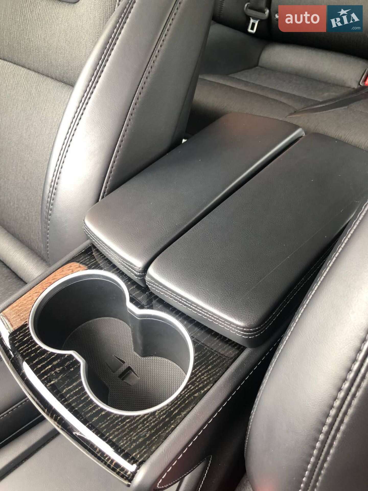 Tesla Model S 2017 VIN 5YJSA7E11HF230045 фото оголошення 28 з 50