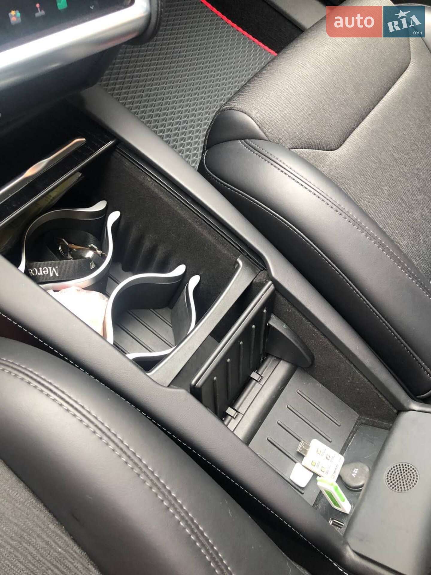 Tesla Model S 2017 VIN 5YJSA7E11HF230045 фото оголошення 33 з 50