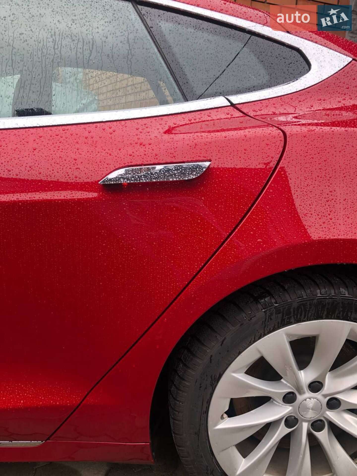 Tesla Model S 2017 VIN 5YJSA7E11HF230045 фото оголошення 46 з 50