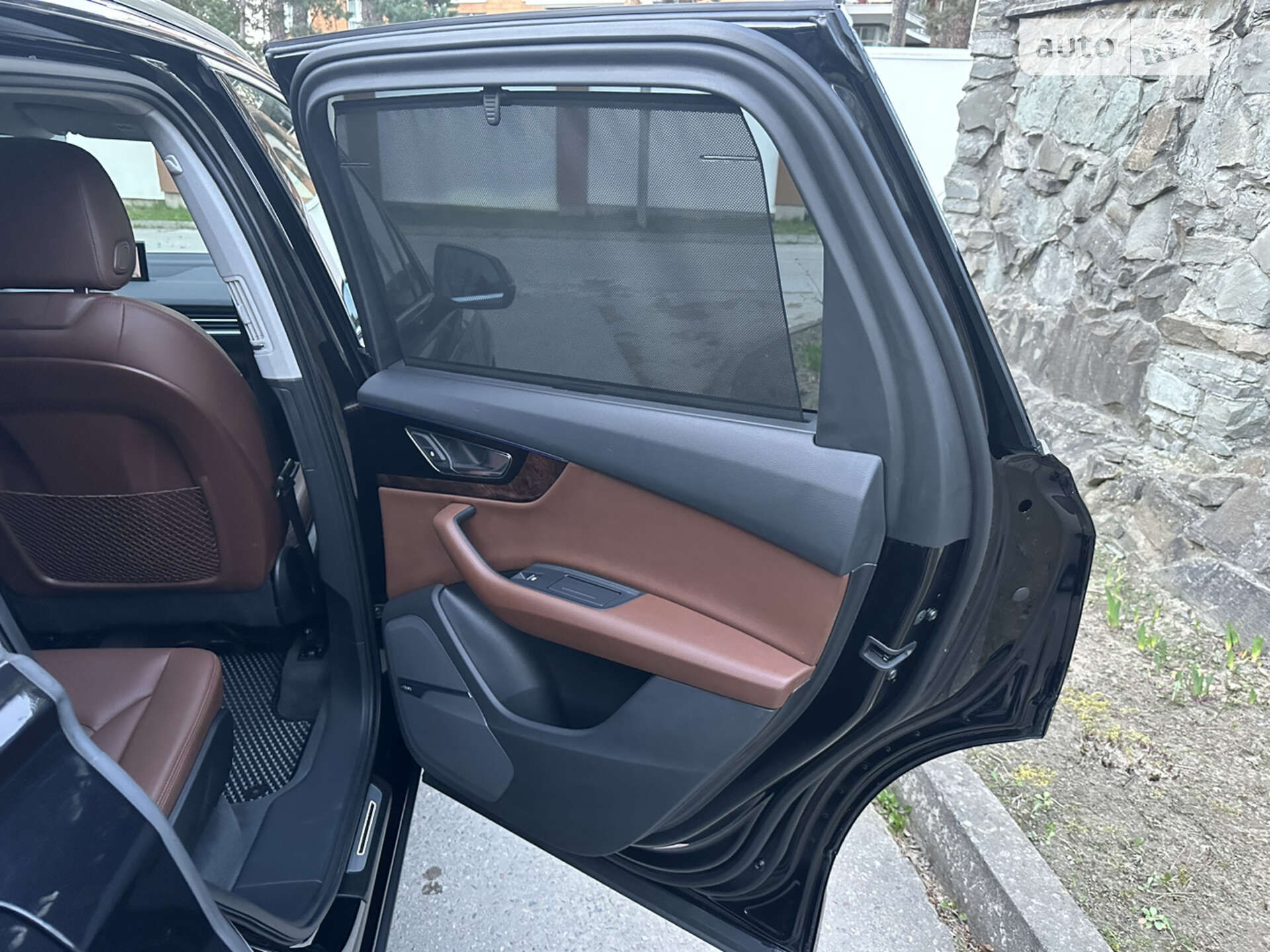 Audi Q7 2017 VIN WA1VAAF70JD021920 фото оголошення 13 з 31