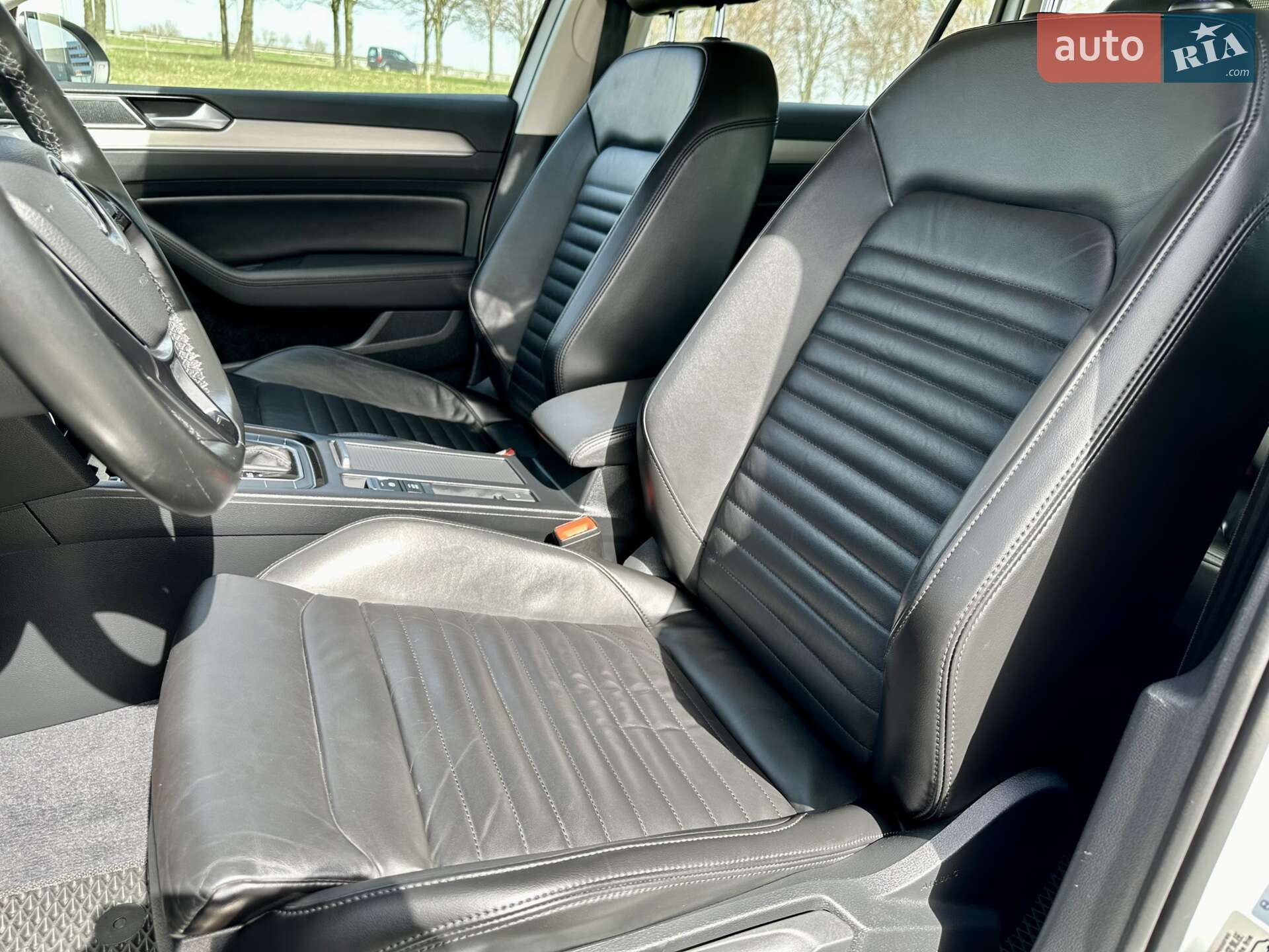 Volkswagen Passat 2018 VIN WVWZZZ3CZKE009423 фото оголошення 40 з 42