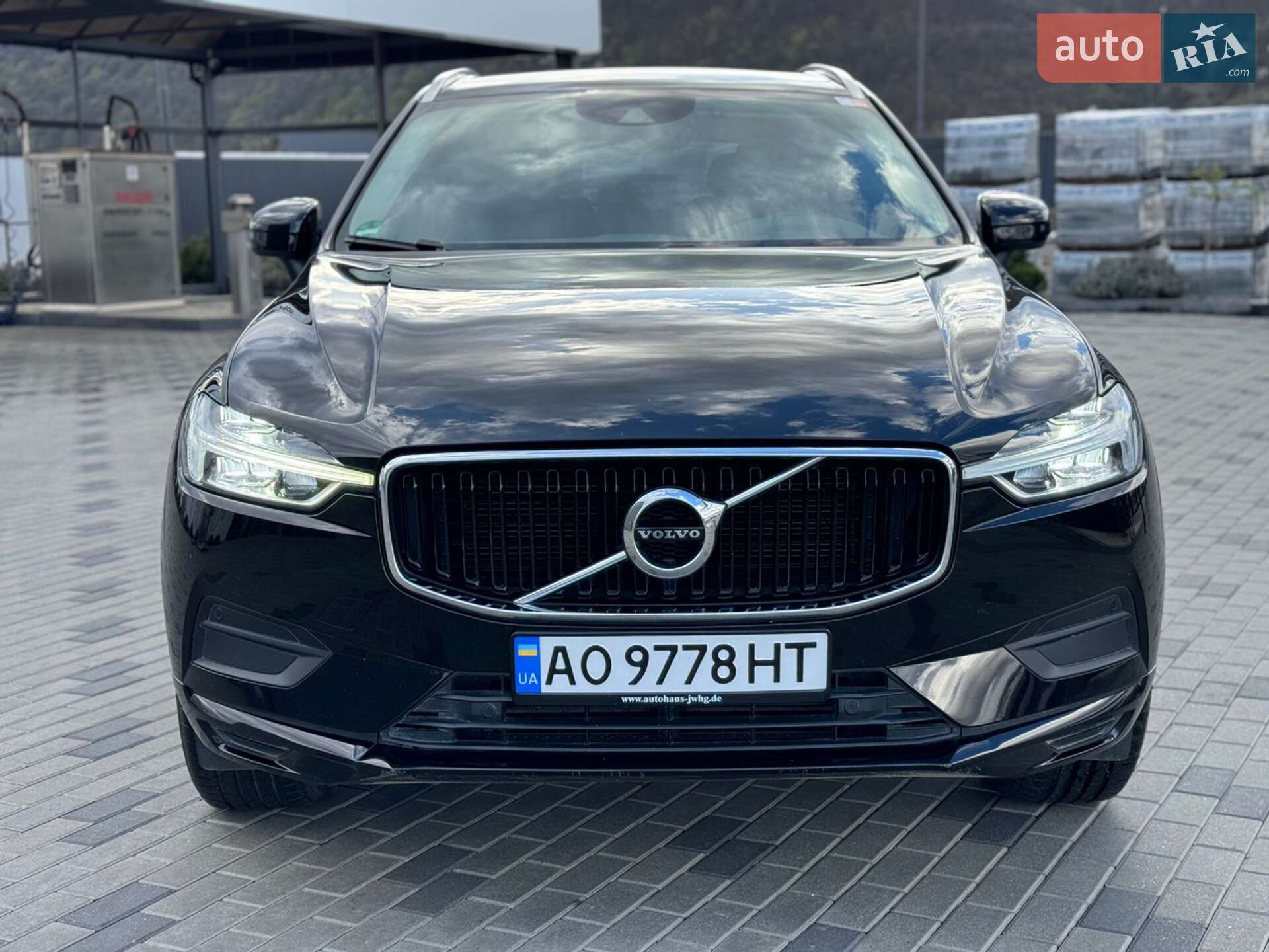 Volvo XC60 2019 VIN YV1UZA8VDK1370511 фото оголошення 2 з 20