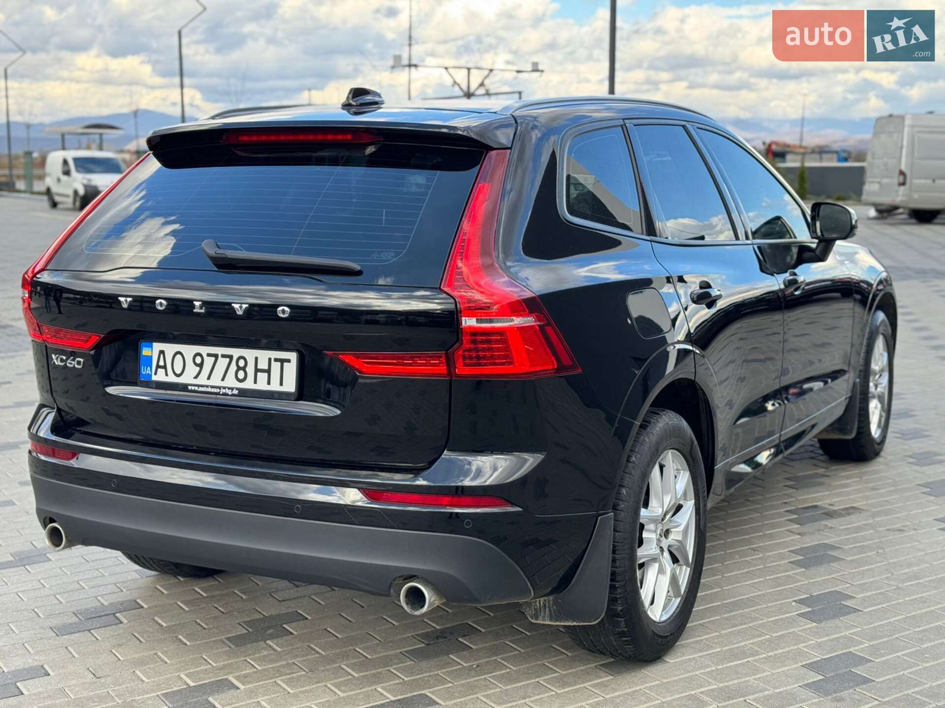 Volvo XC60 2019 VIN YV1UZA8VDK1370511 фото оголошення 6 з 20