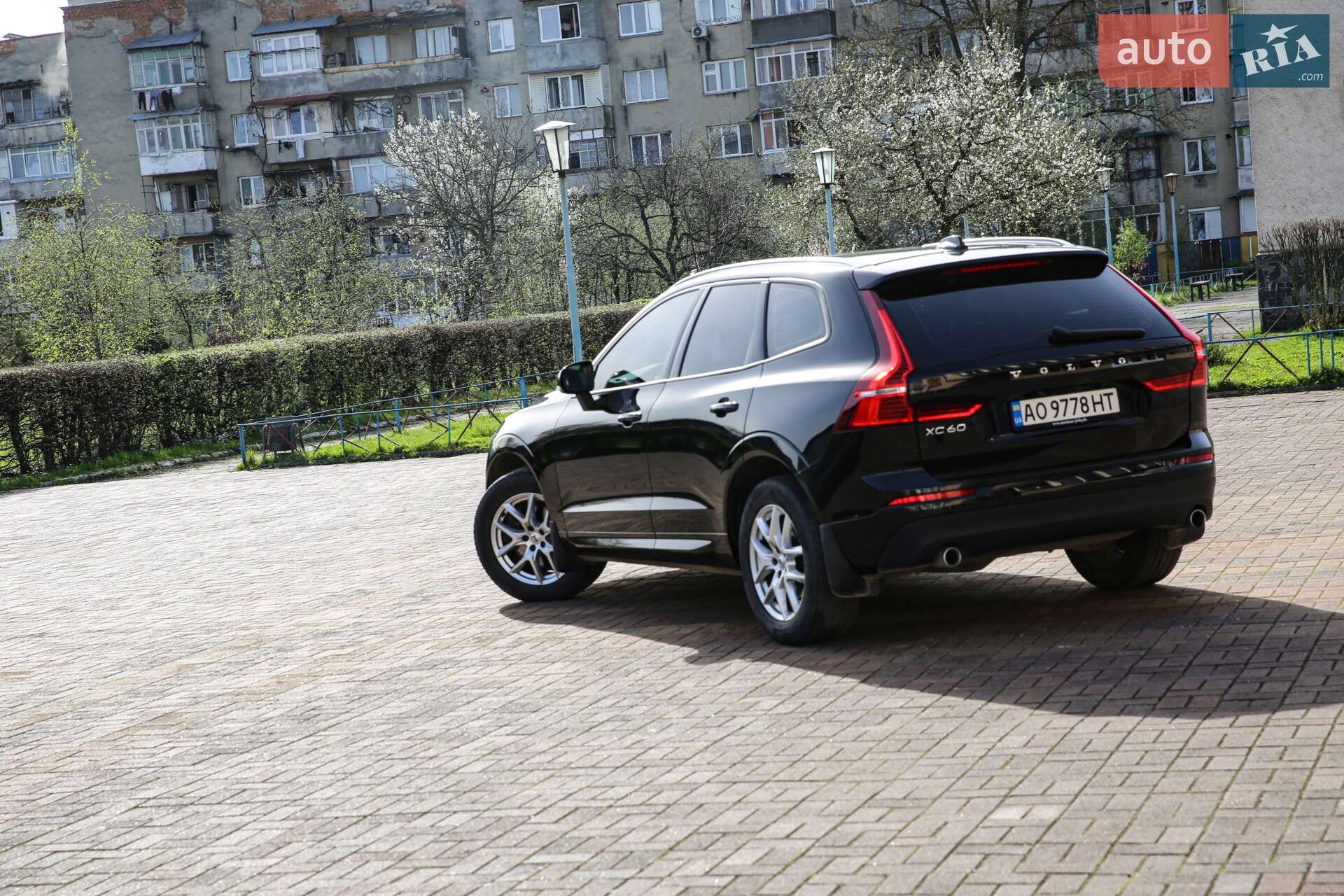 Volvo XC60 2019 VIN YV1UZA8VDK1370511 фото оголошення 12 з 20