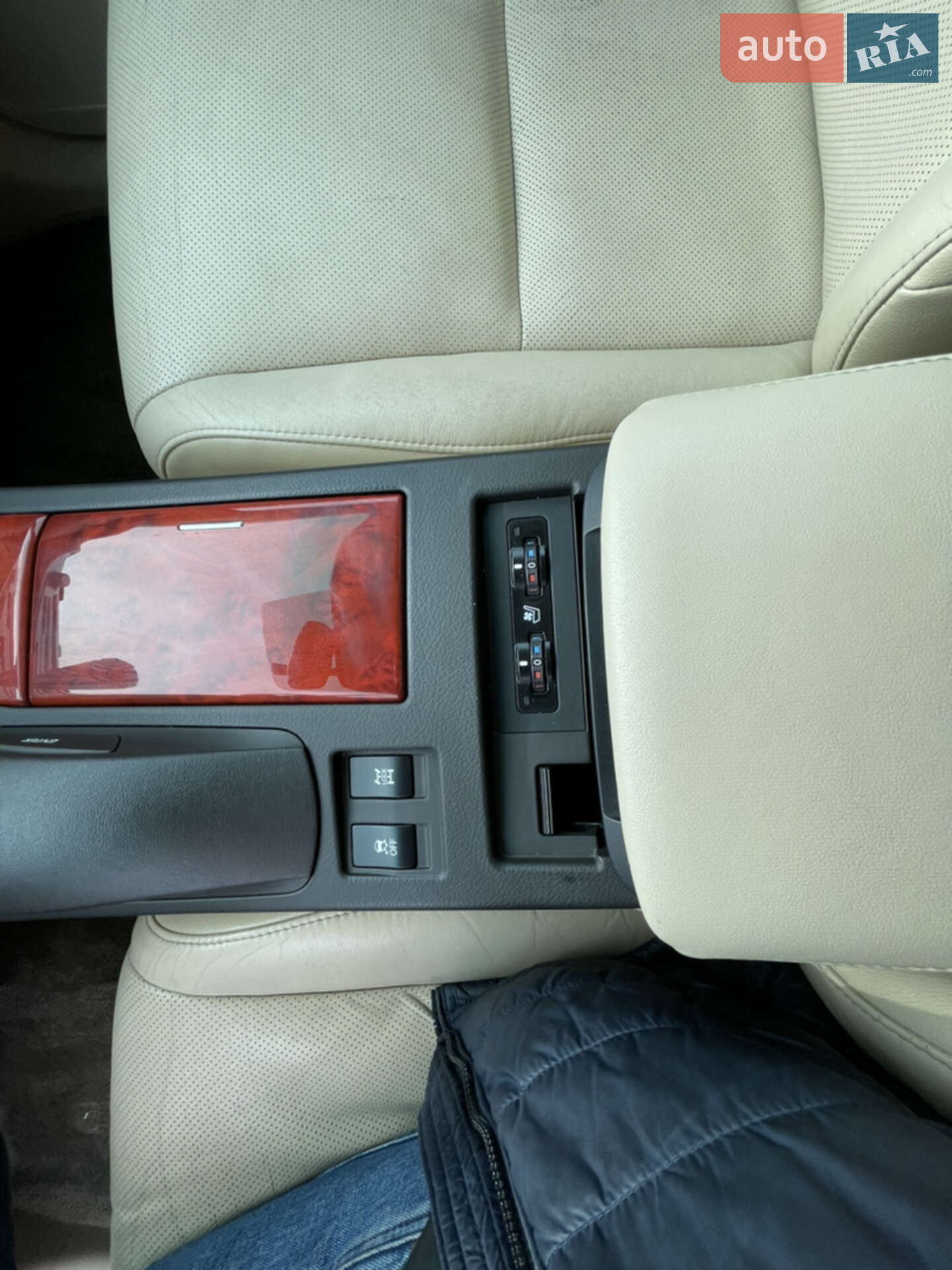 Lexus RX 2011 VIN 2T2BK1BA3BC104176 фото оголошення 8 з 13