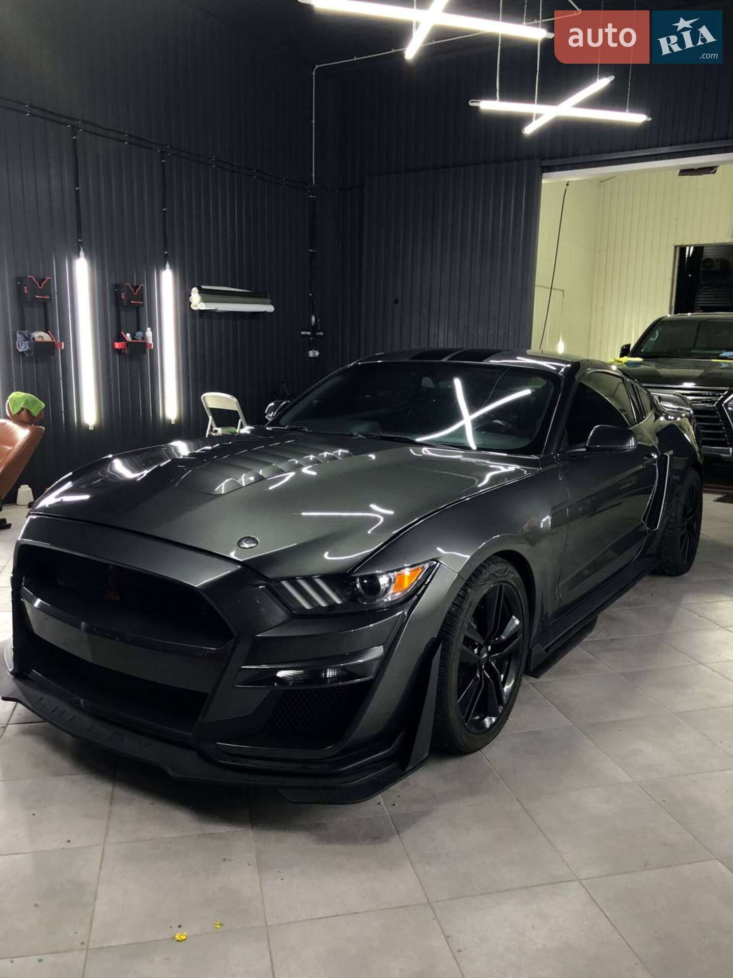 Ford Mustang 2017 VIN 1FA6P8TH8H5328129 фото оголошення 6 з 7