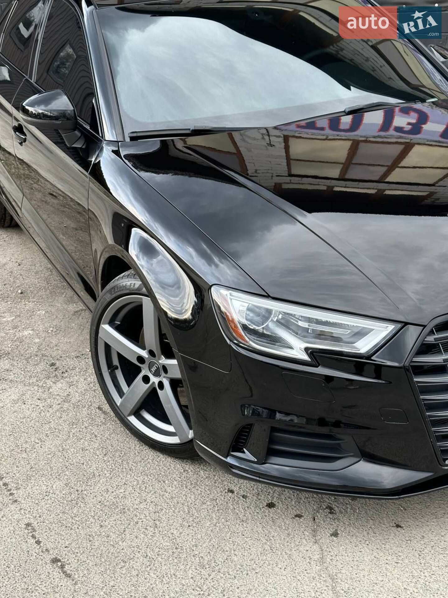 Audi A3 2019 VIN WAUAUGFFXKA117589 фото оголошення 3 з 5