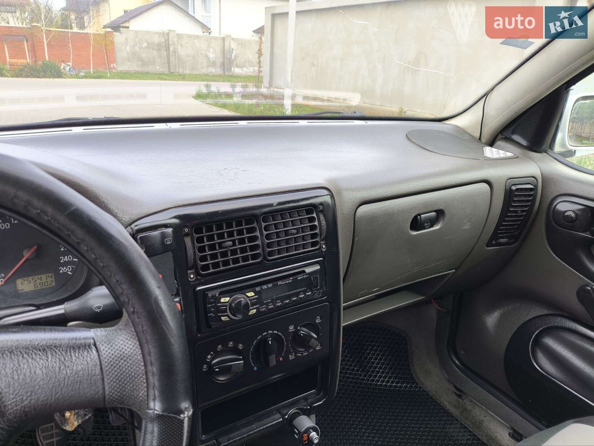 Volkswagen Polo 1997 VIN WVWZZZ6NZWY060452 фото оголошення 7 з 8